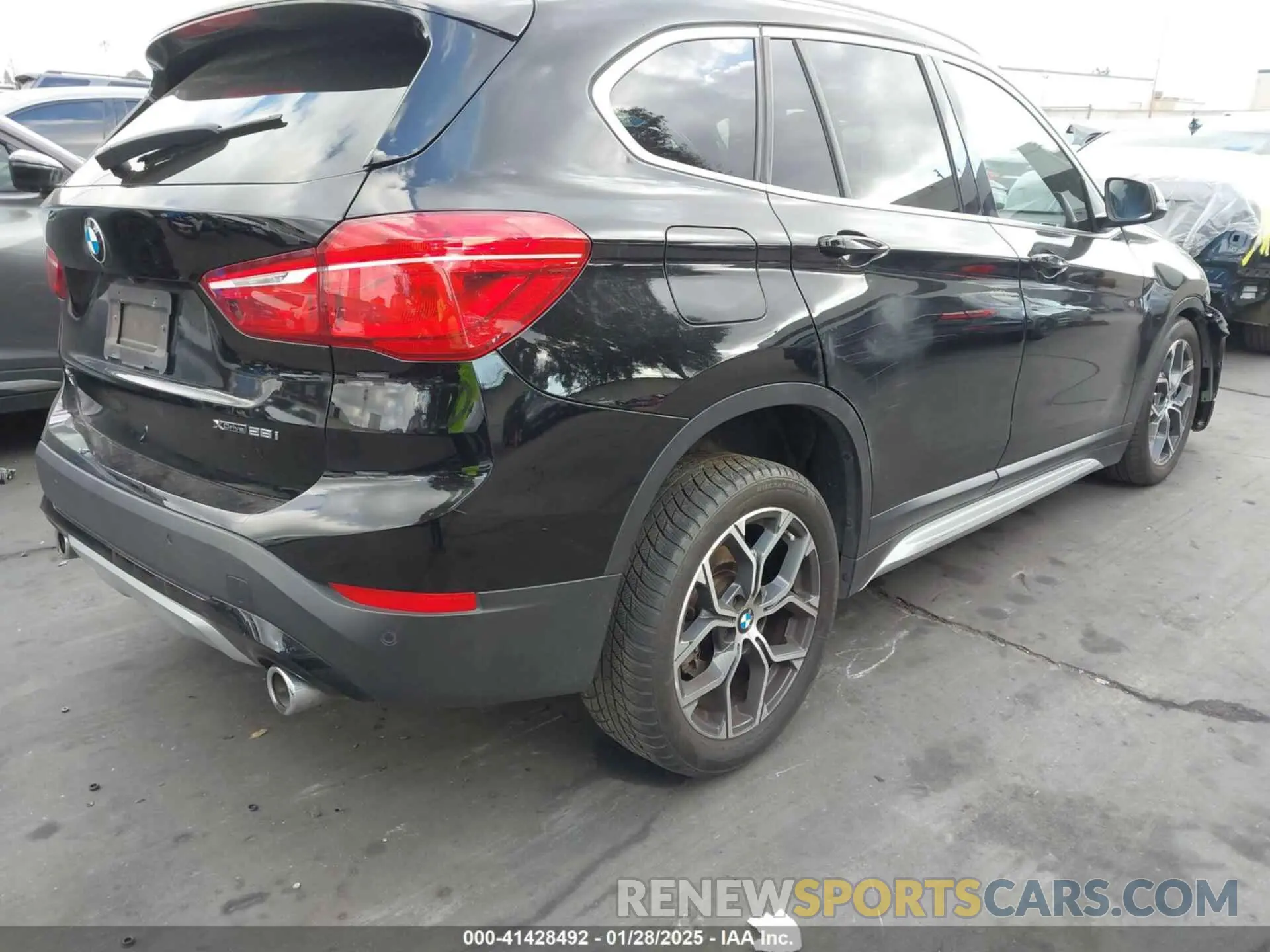 4 Фотография поврежденного автомобиля WBXJG9C09L5R01054 BMW X1 2020