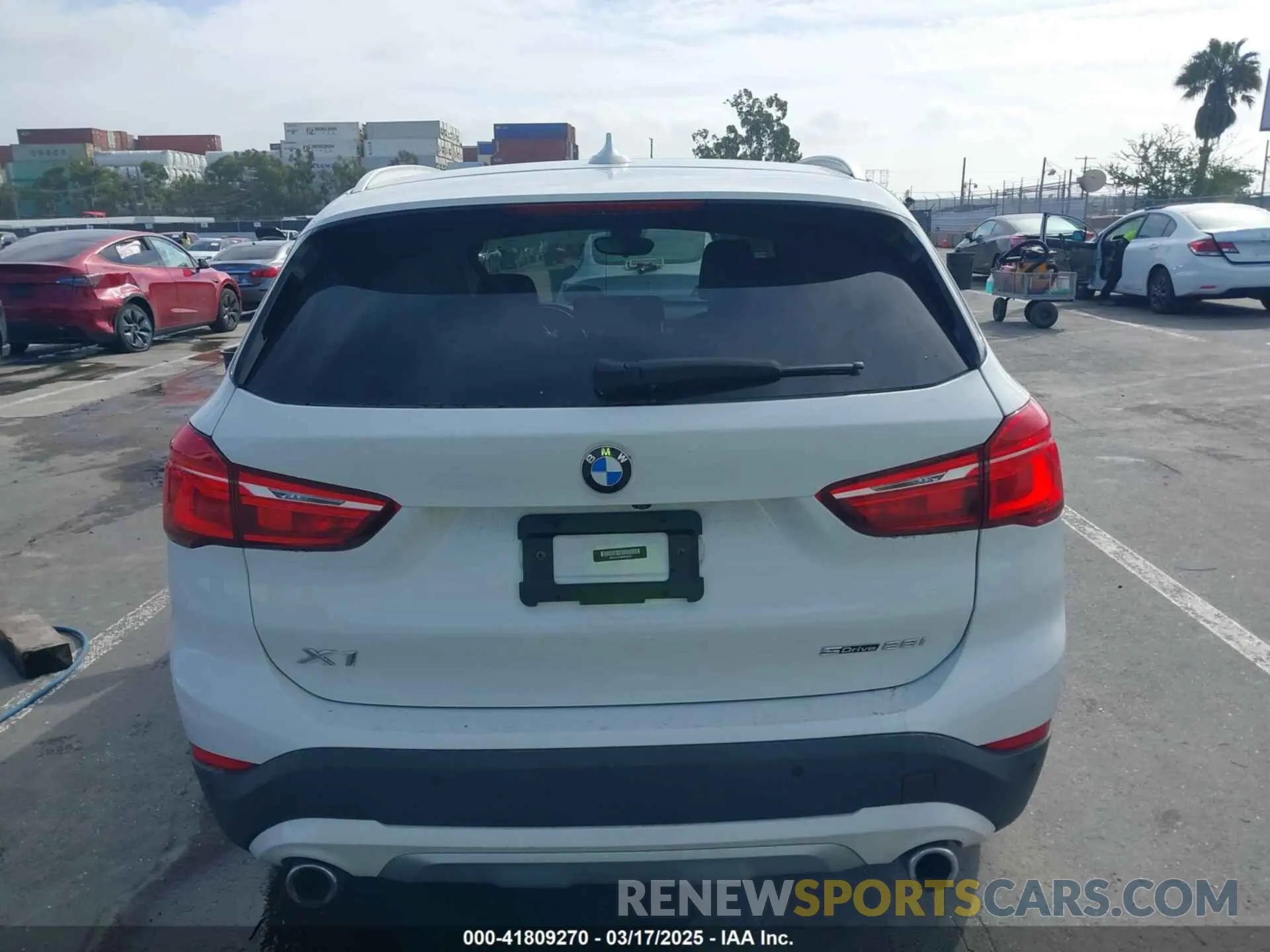 16 Photograph of a damaged car WBXJG7C00M5S02921 BMW X1 2021