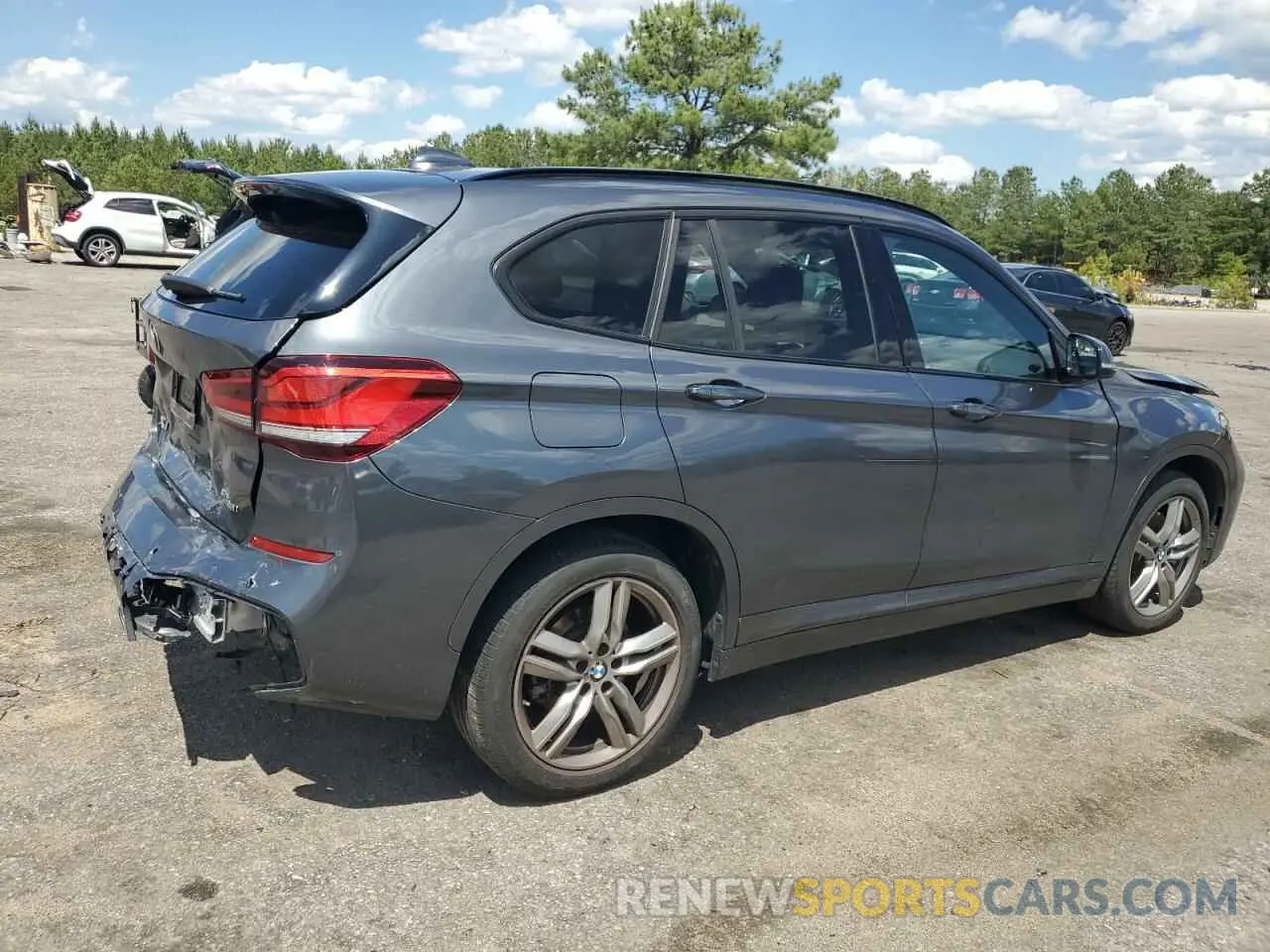 3 Фотография поврежденного автомобиля WBXJG7C00M5T64693 BMW X1 2021