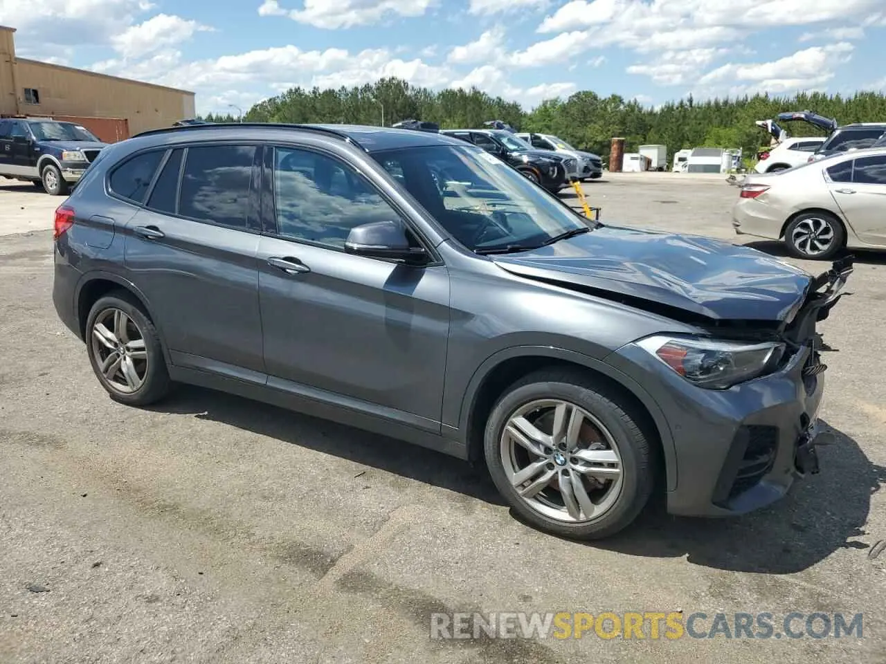 4 Фотография поврежденного автомобиля WBXJG7C00M5T64693 BMW X1 2021