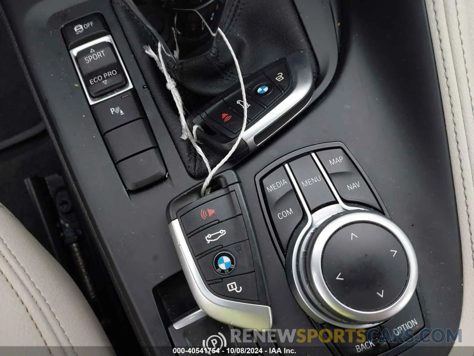 11 Фотография поврежденного автомобиля WBXJG7C00M5T74818 BMW X1 2021