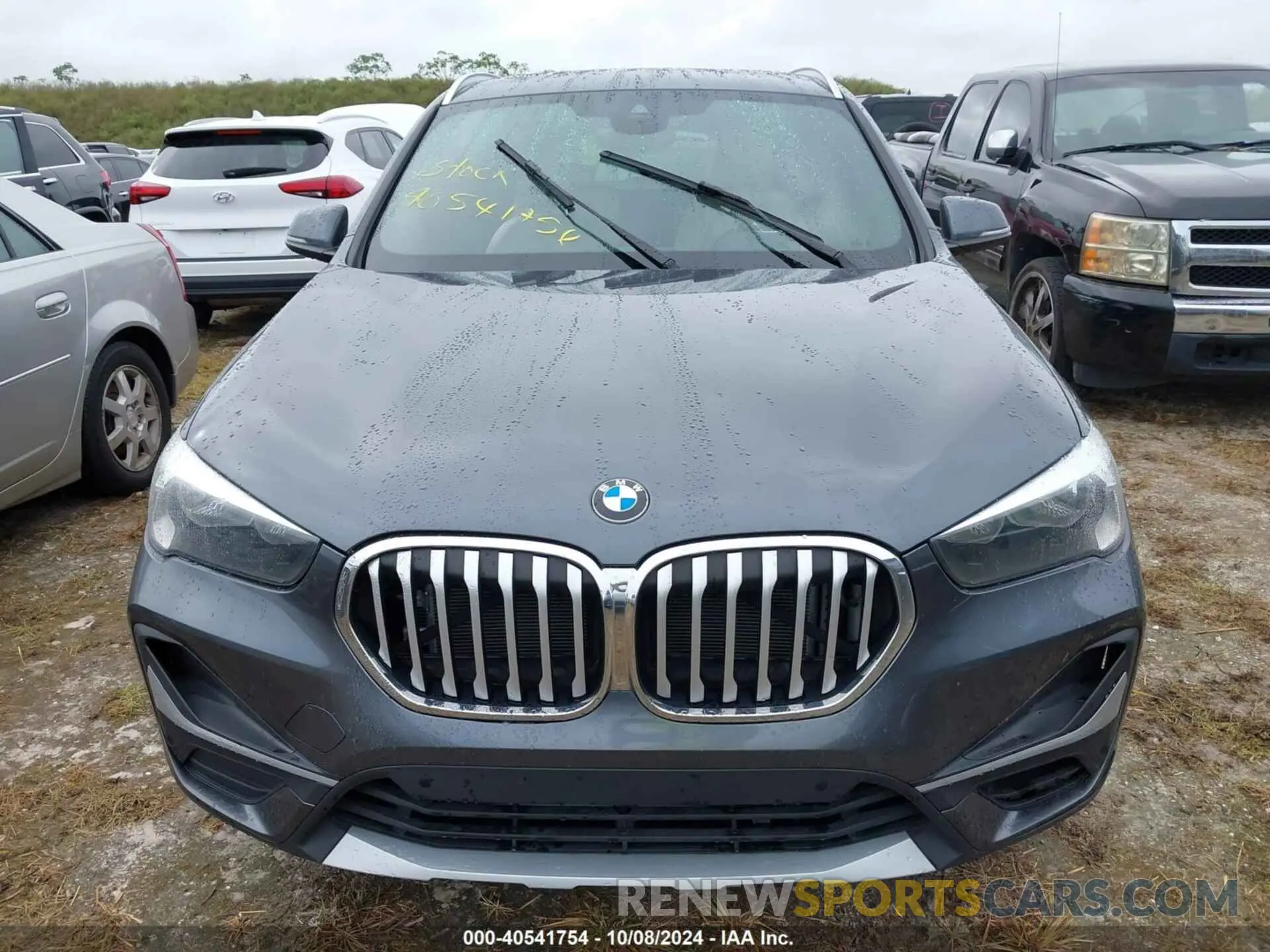 12 Фотография поврежденного автомобиля WBXJG7C00M5T74818 BMW X1 2021