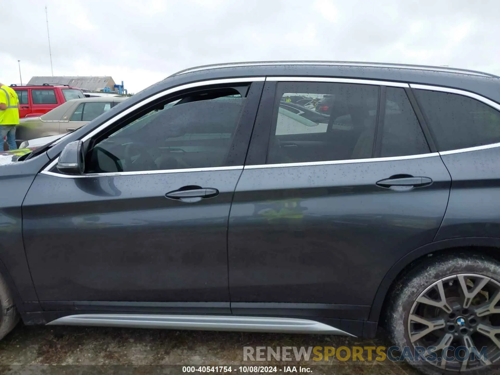 14 Фотография поврежденного автомобиля WBXJG7C00M5T74818 BMW X1 2021
