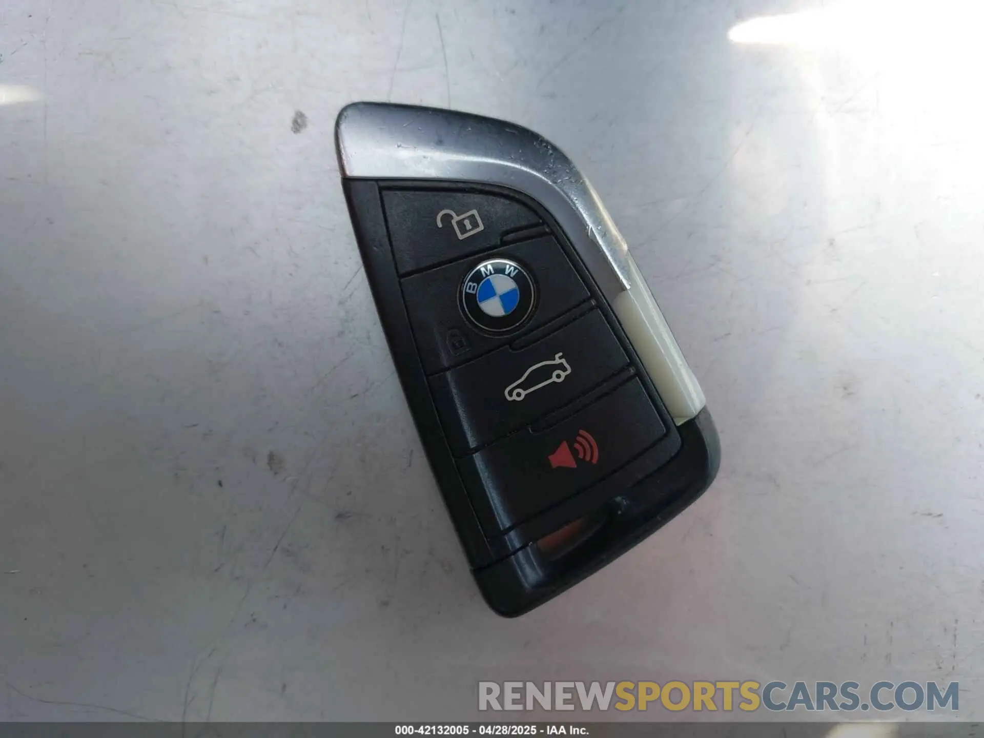 11 Photograph of a damaged car WBXJG7C01M3M73496 BMW X1 2021