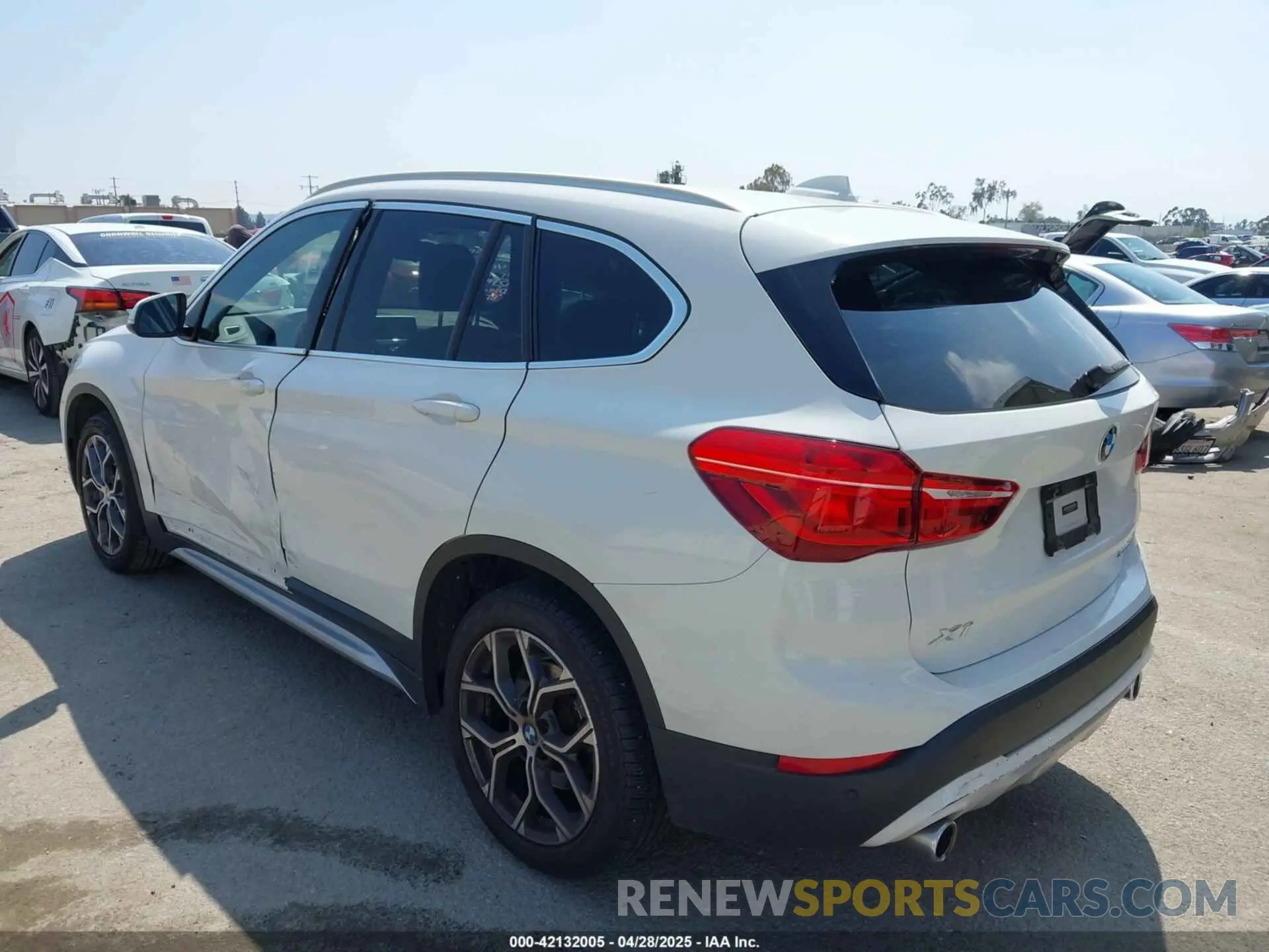 3 Photograph of a damaged car WBXJG7C01M3M73496 BMW X1 2021