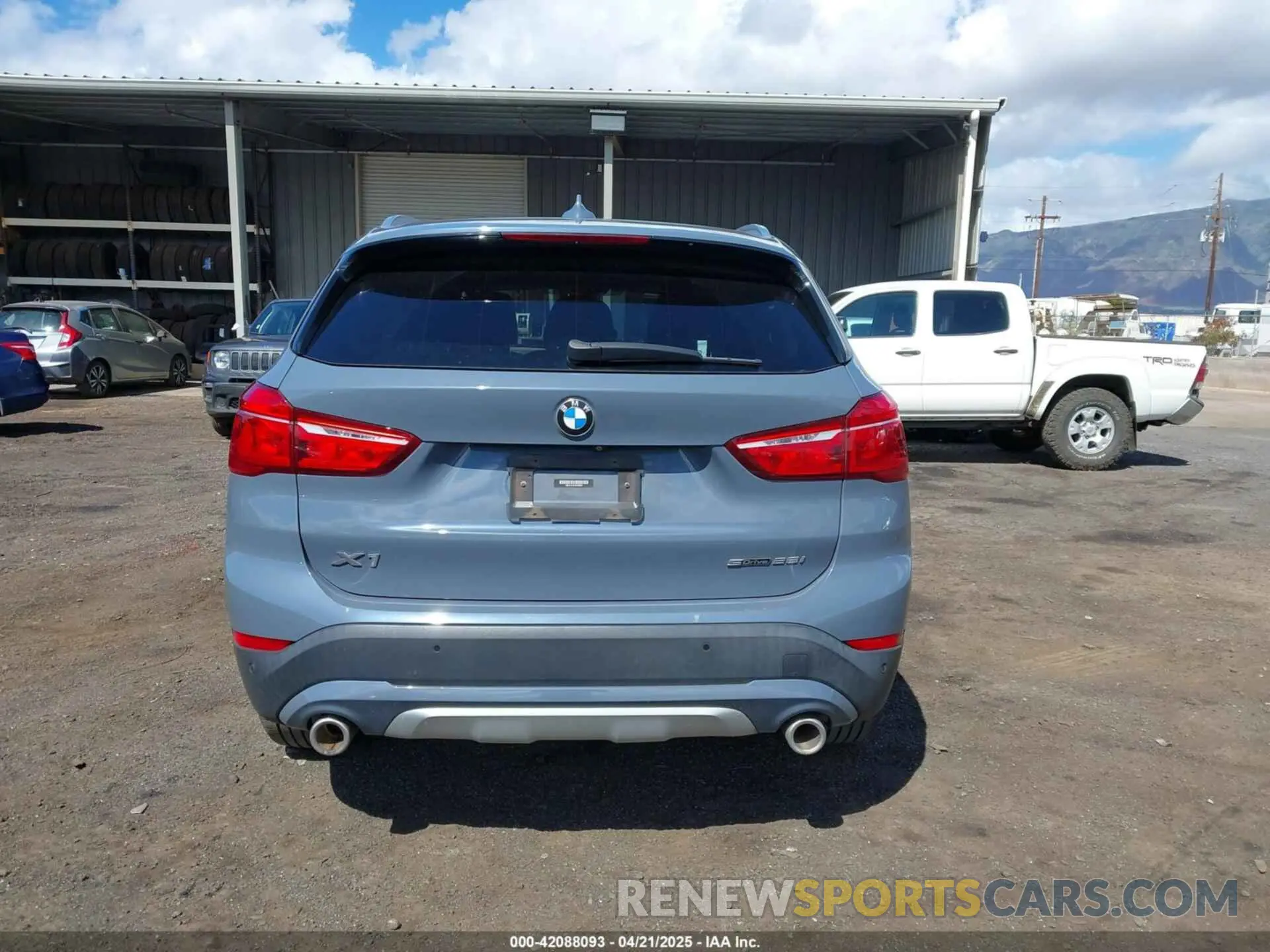 16 Фотография поврежденного автомобиля WBXJG7C01M5S66837 BMW X1 2021