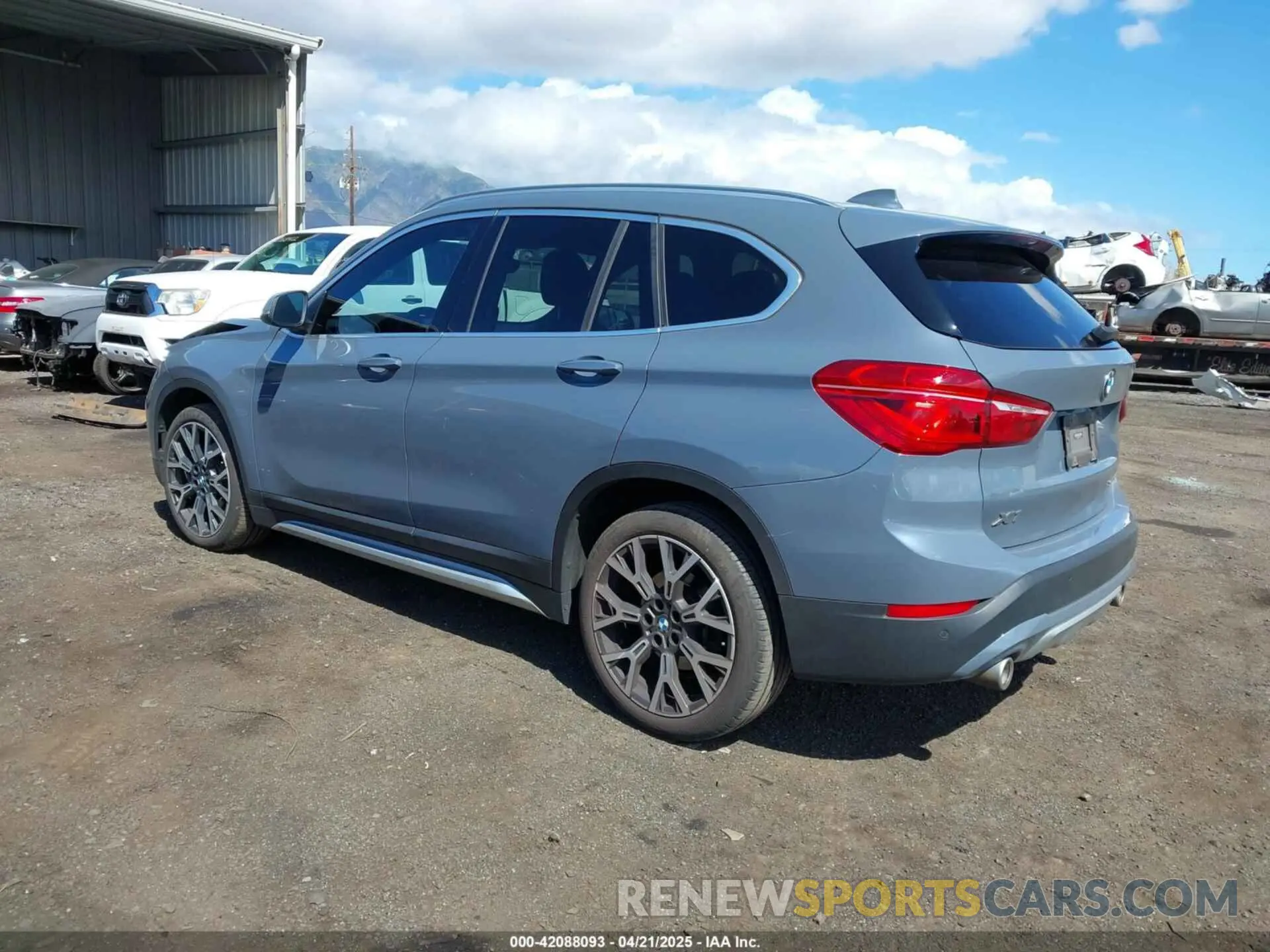 3 Фотография поврежденного автомобиля WBXJG7C01M5S66837 BMW X1 2021