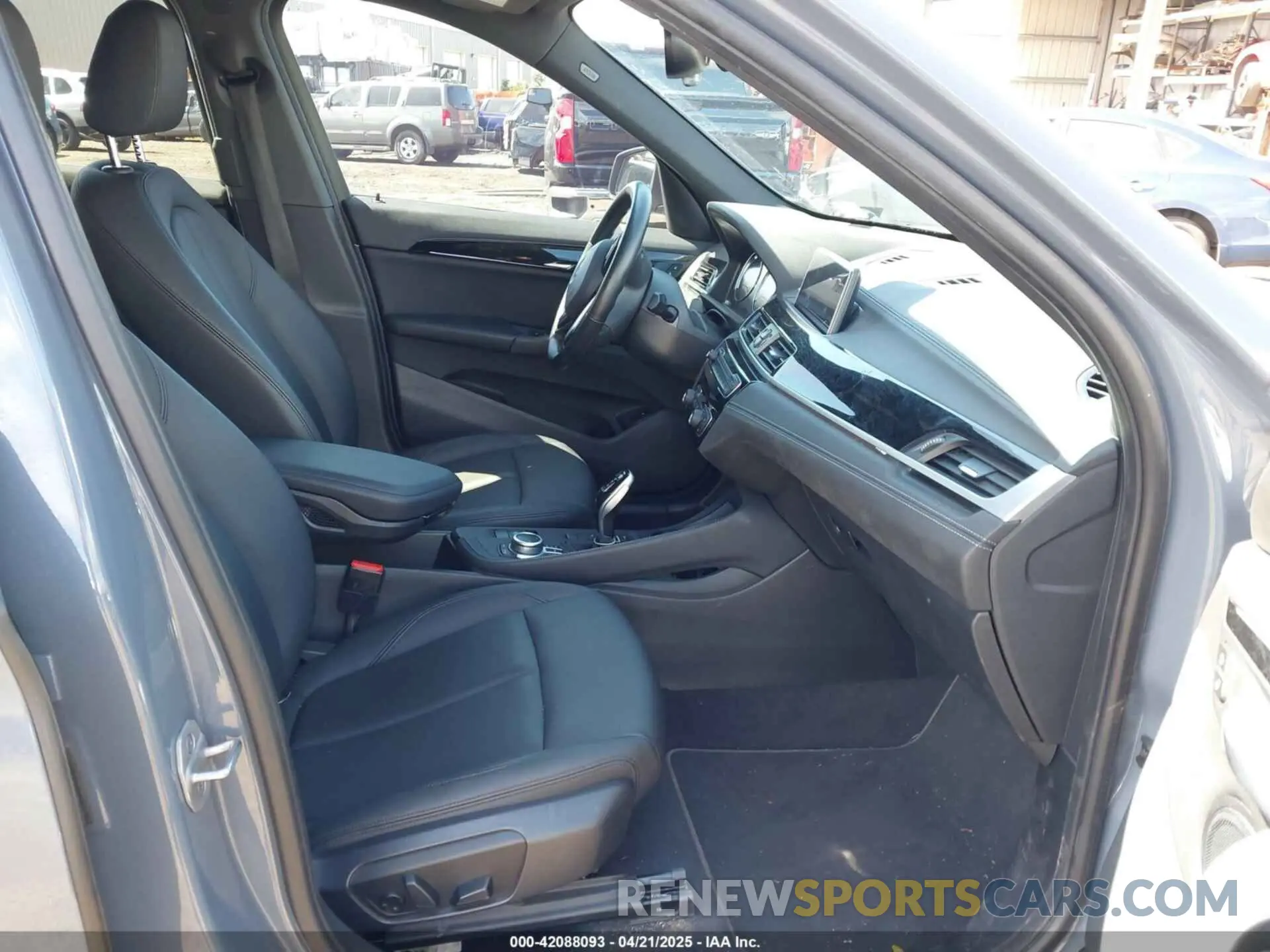 5 Фотография поврежденного автомобиля WBXJG7C01M5S66837 BMW X1 2021