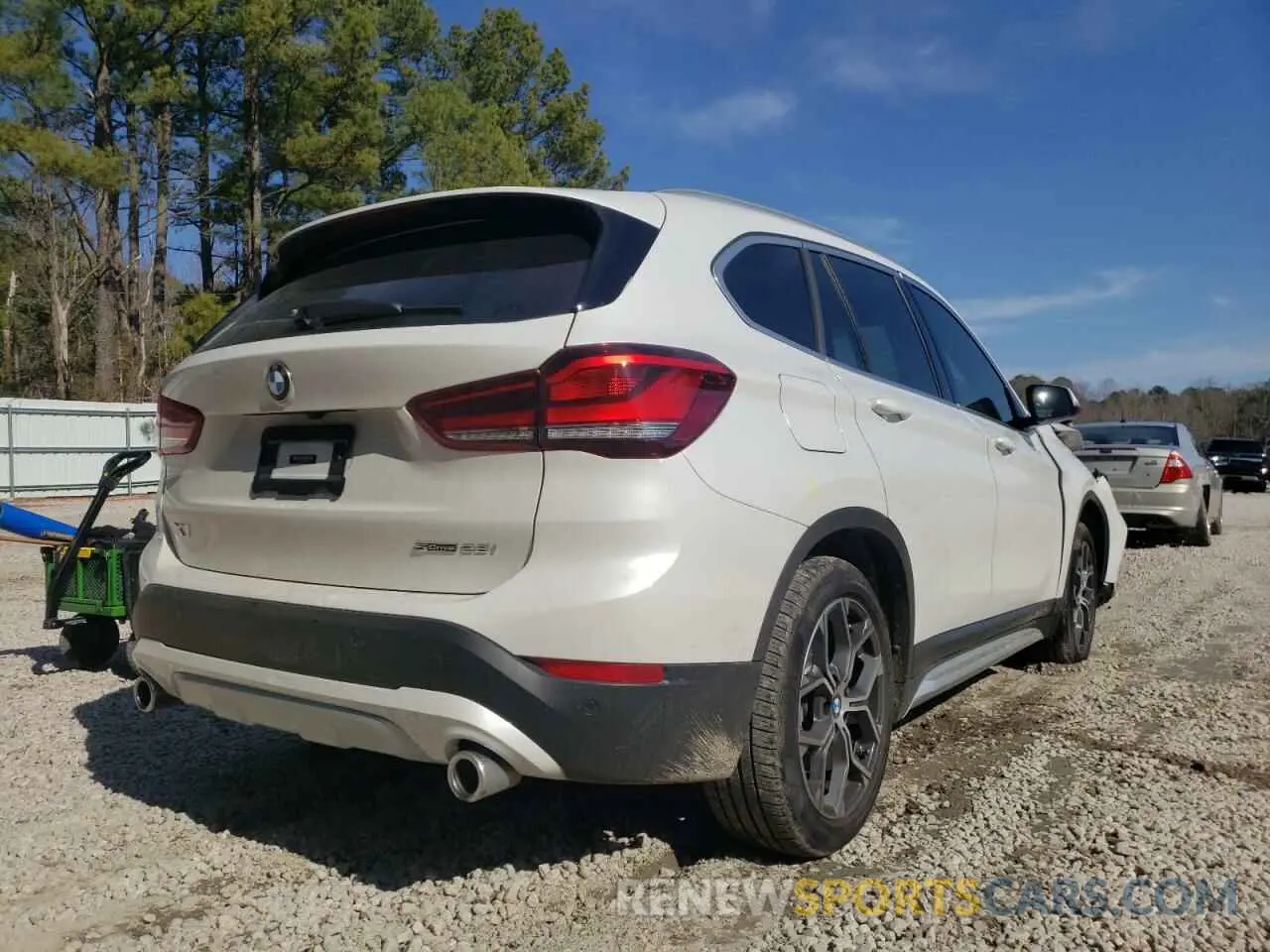 4 Photograph of a damaged car WBXJG7C01M5S95349 BMW X1 2021
