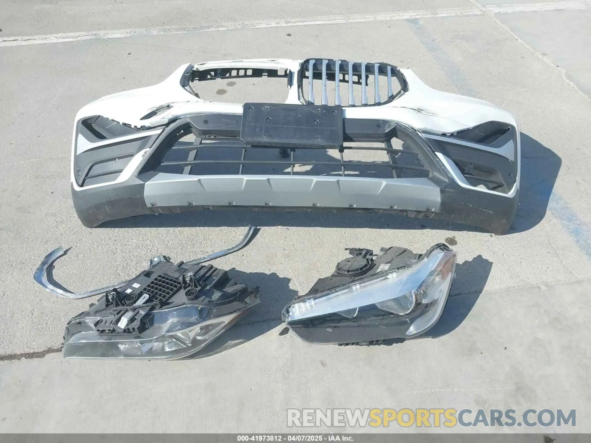 12 Фотография поврежденного автомобиля WBXJG7C03M5T37228 BMW X1 2021