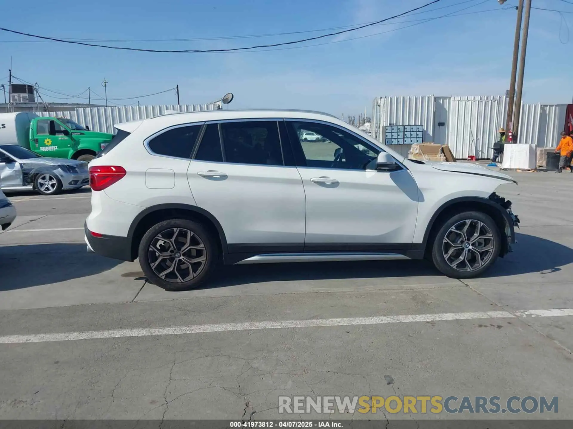14 Фотография поврежденного автомобиля WBXJG7C03M5T37228 BMW X1 2021