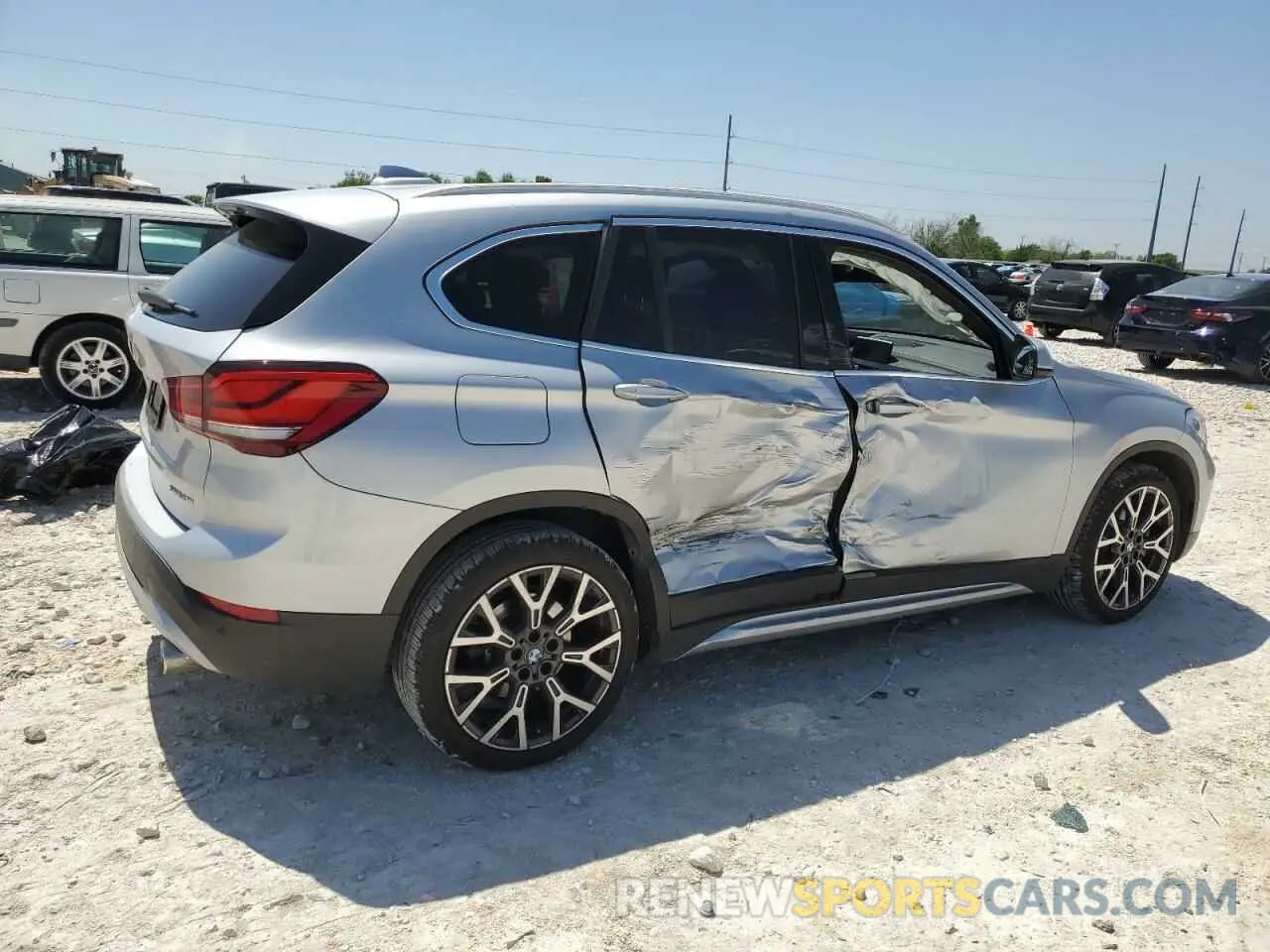 3 Photograph of a damaged car WBXJG7C04M5T32801 BMW X1 2021