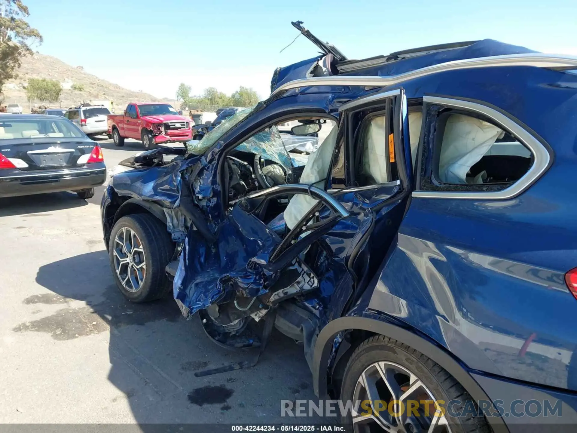 11 Photograph of a damaged car WBXJG7C04M5T34905 BMW X1 2021