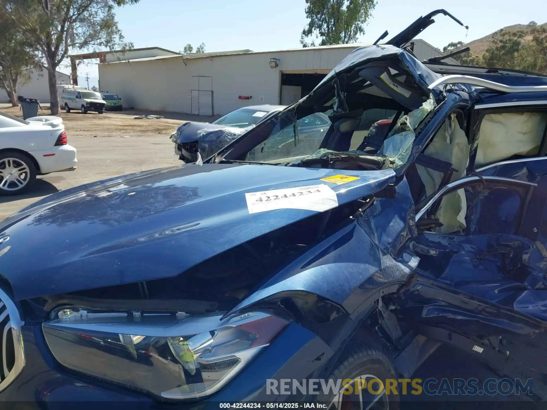 13 Photograph of a damaged car WBXJG7C04M5T34905 BMW X1 2021