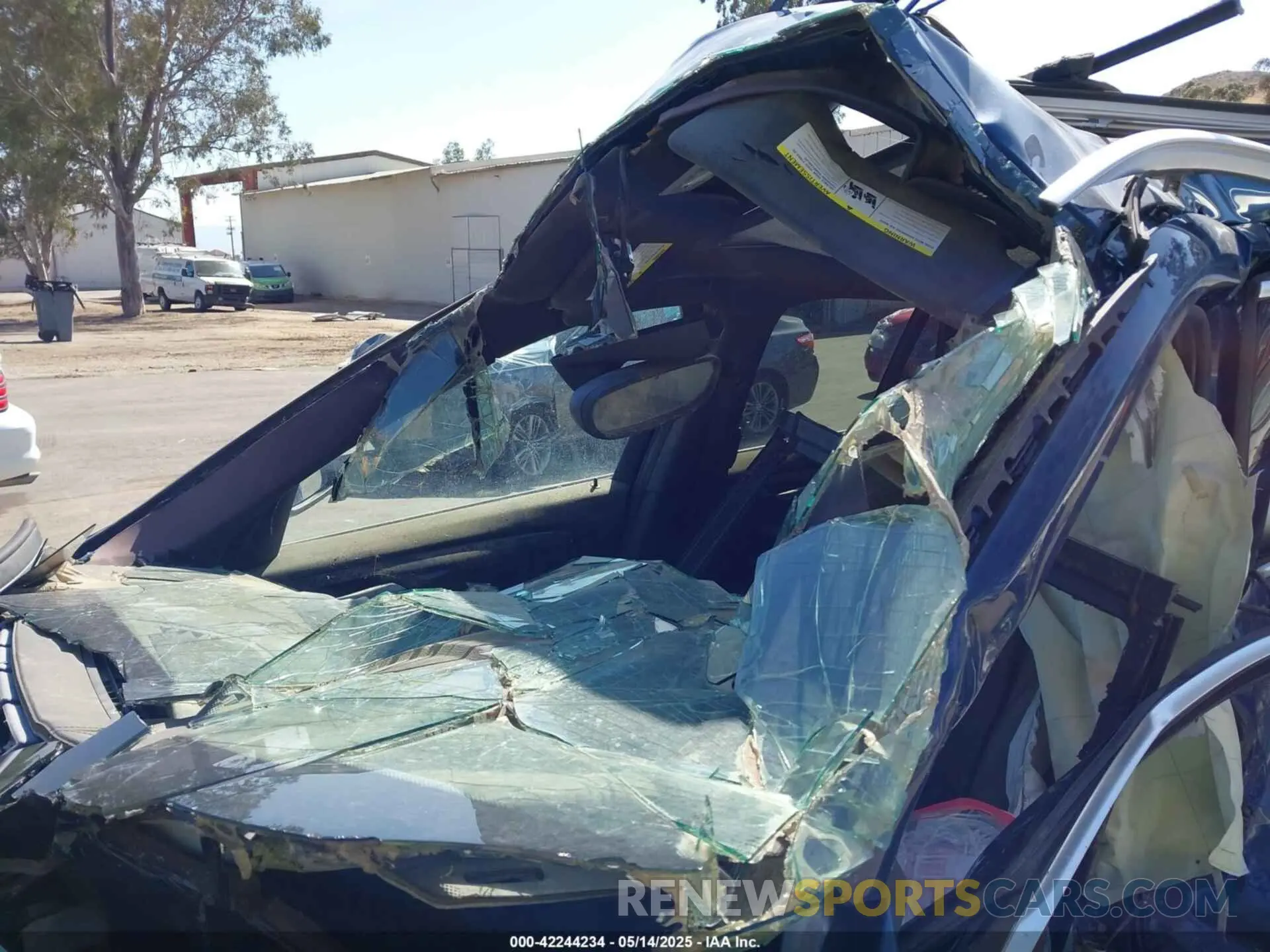 14 Photograph of a damaged car WBXJG7C04M5T34905 BMW X1 2021