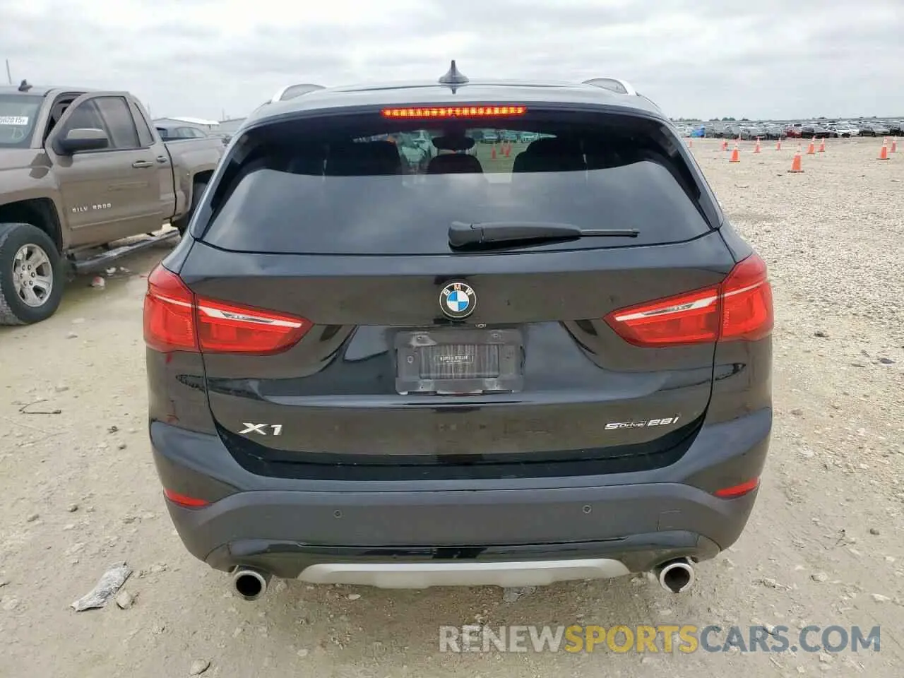6 Photograph of a damaged car WBXJG7C05M5S35610 BMW X1 2021