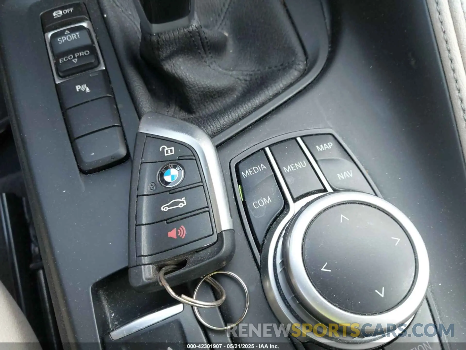 11 Фотография поврежденного автомобиля WBXJG7C06M5S95797 BMW X1 2021