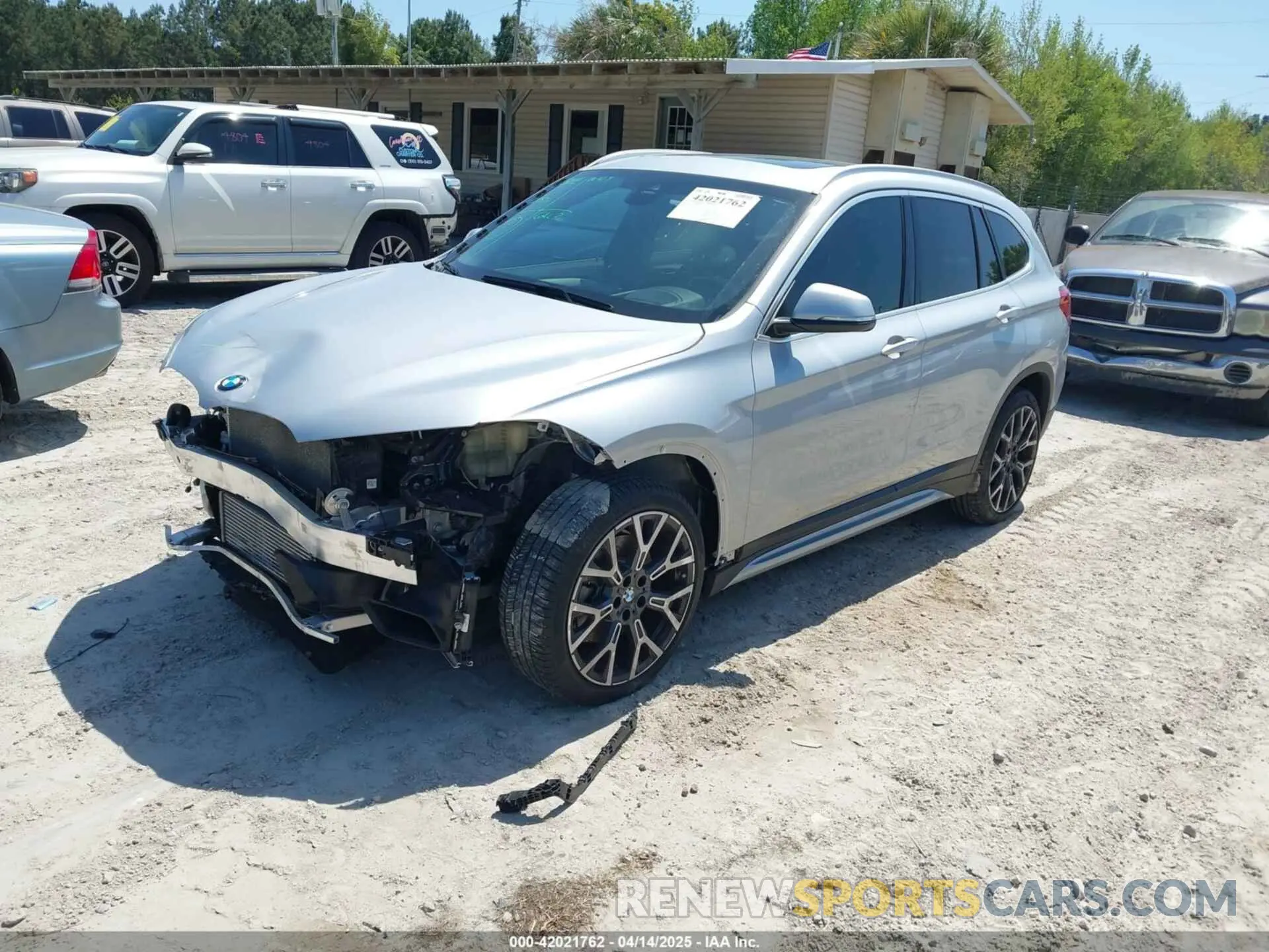 2 Photograph of a damaged car WBXJG7C06M5T14235 BMW X1 2021