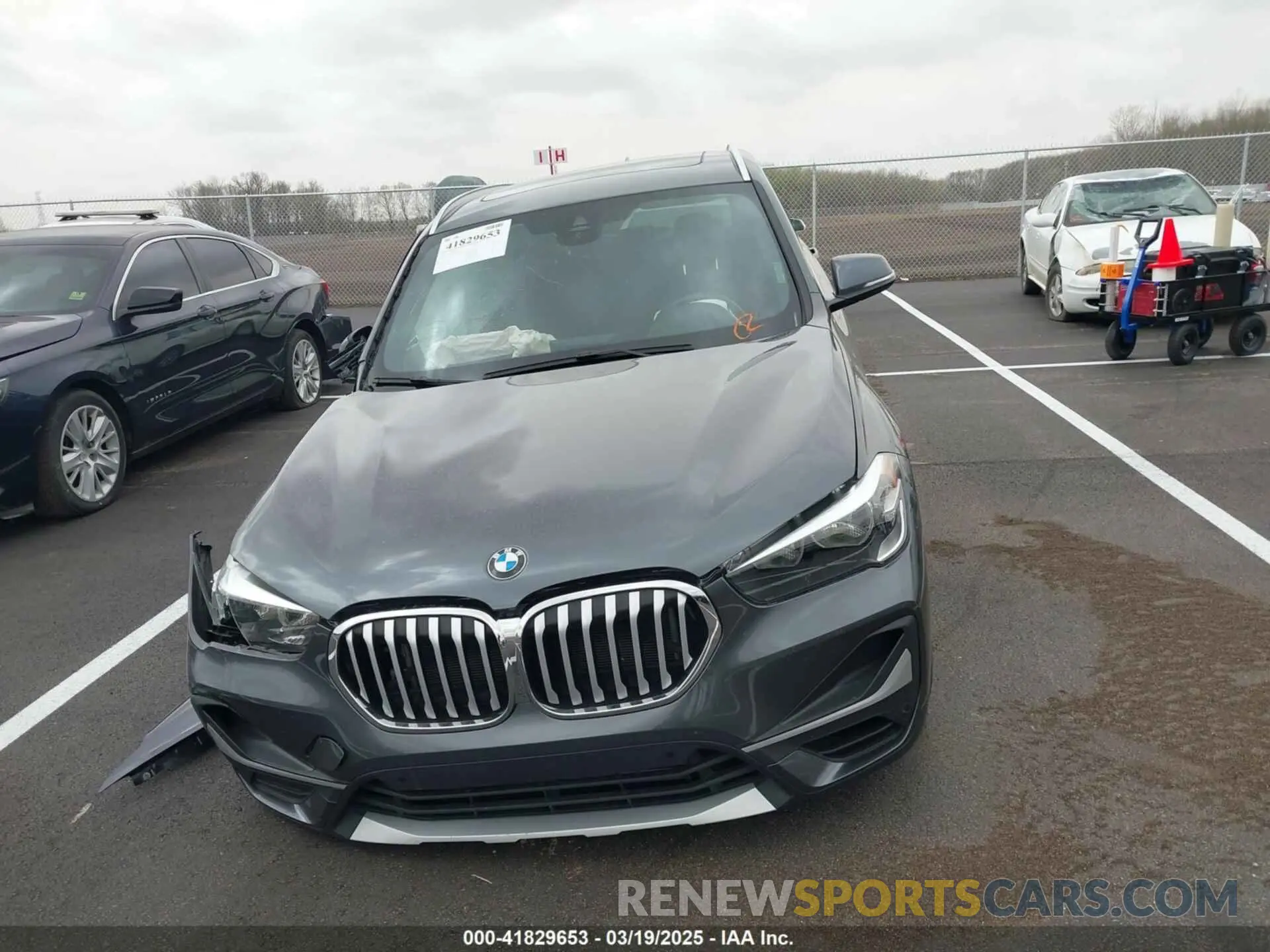 12 Фотография поврежденного автомобиля WBXJG7C07M5S08831 BMW X1 2021