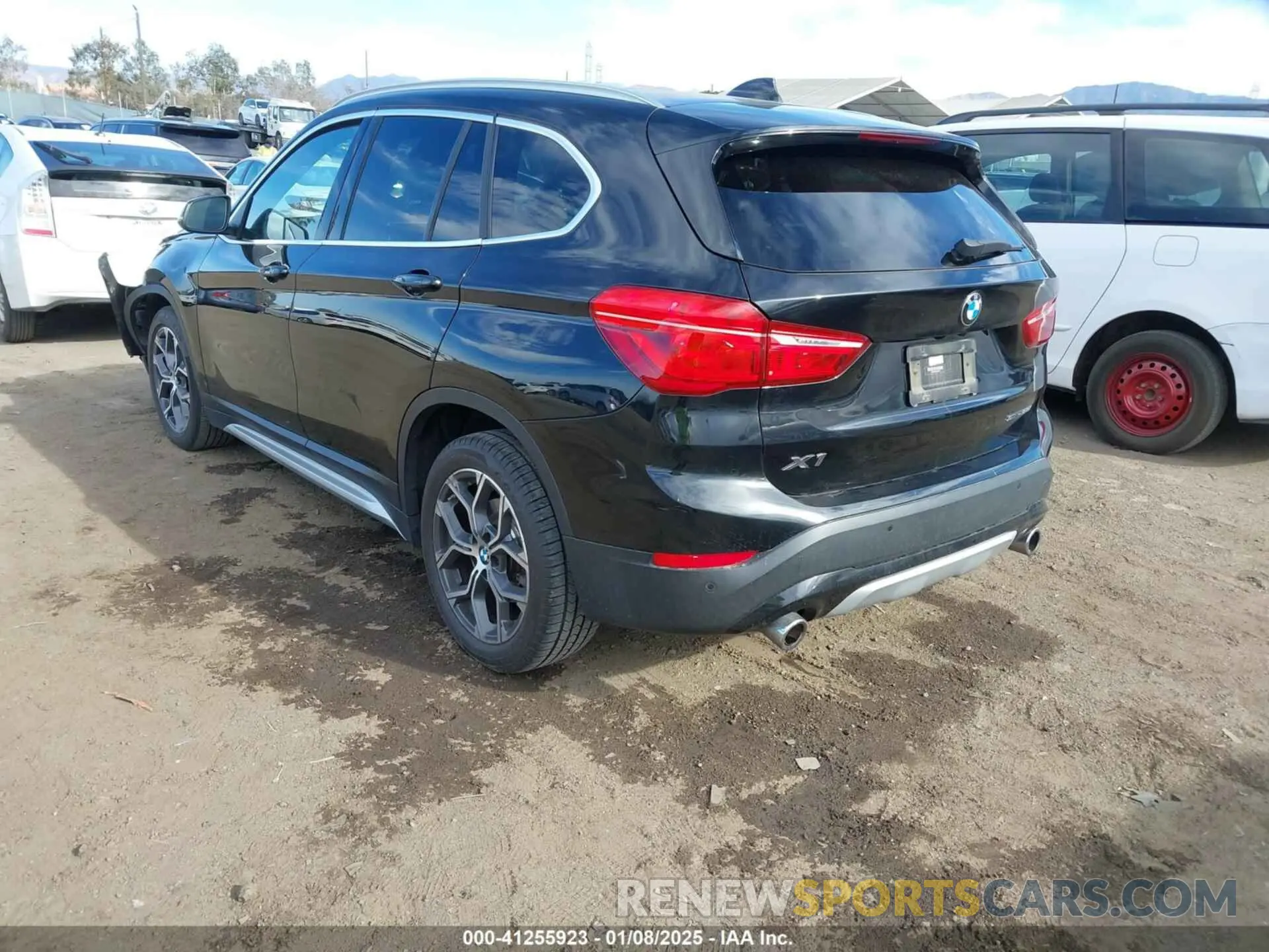 3 Фотография поврежденного автомобиля WBXJG7C07M5S67748 BMW X1 2021