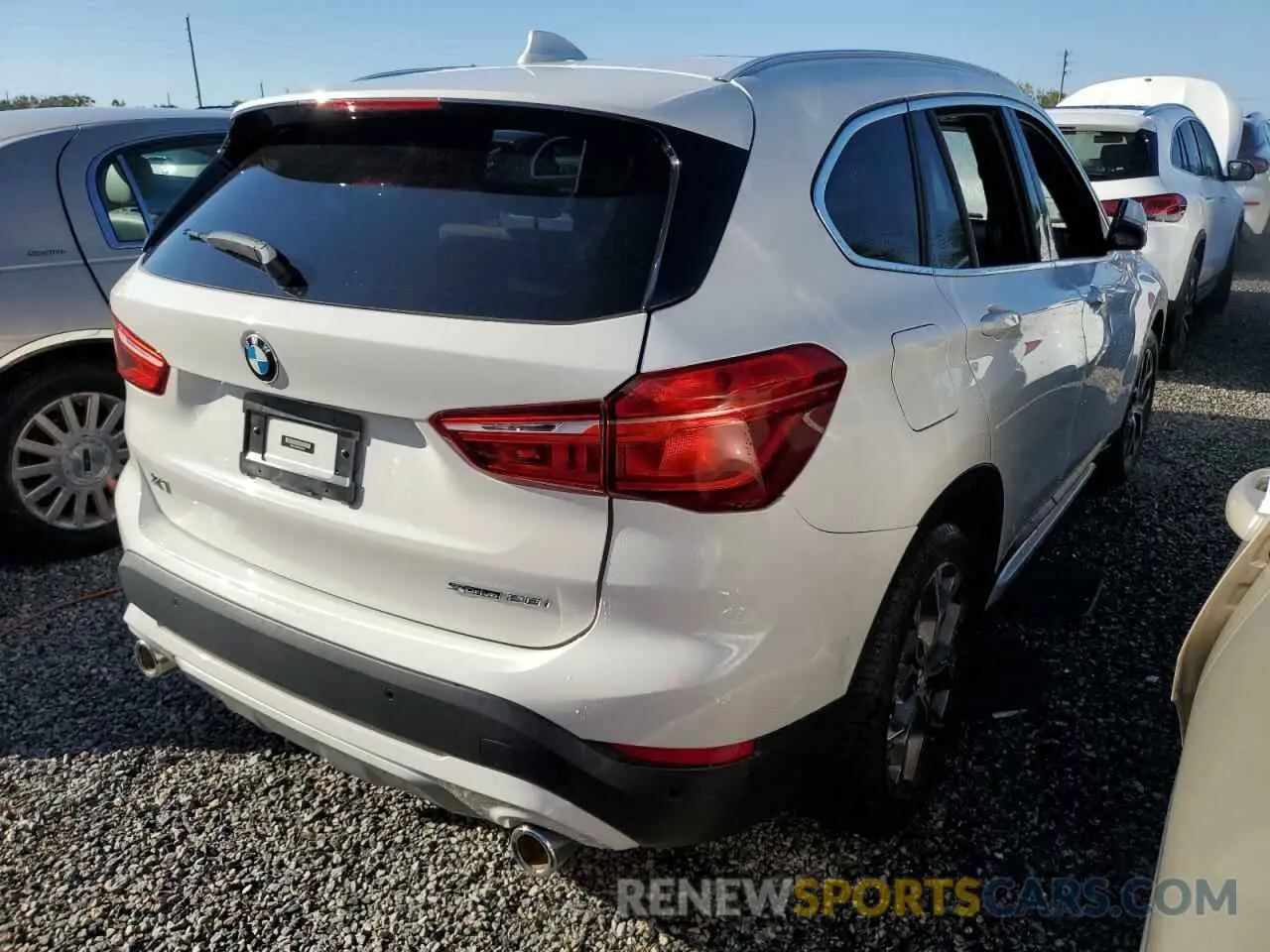 3 Photograph of a damaged car WBXJG7C07M5S70004 BMW X1 2021