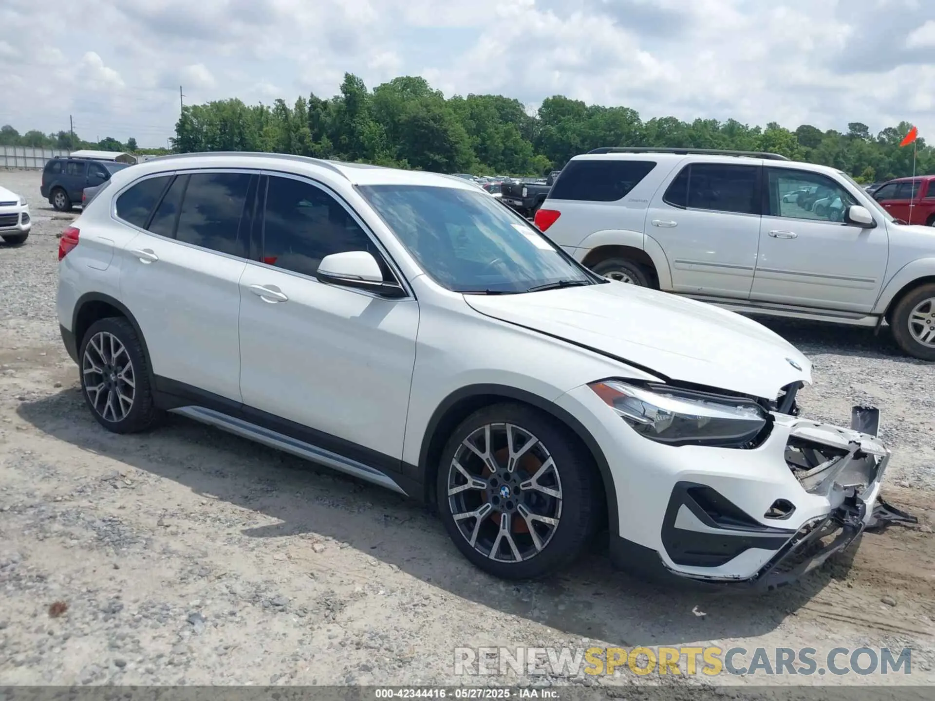 1 Фотография поврежденного автомобиля WBXJG7C07M5T08833 BMW X1 2021