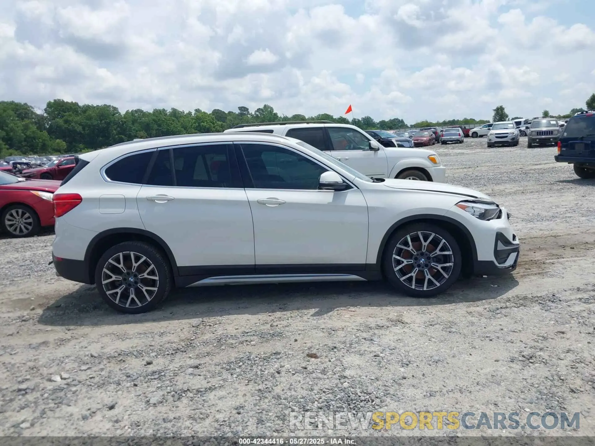 13 Фотография поврежденного автомобиля WBXJG7C07M5T08833 BMW X1 2021