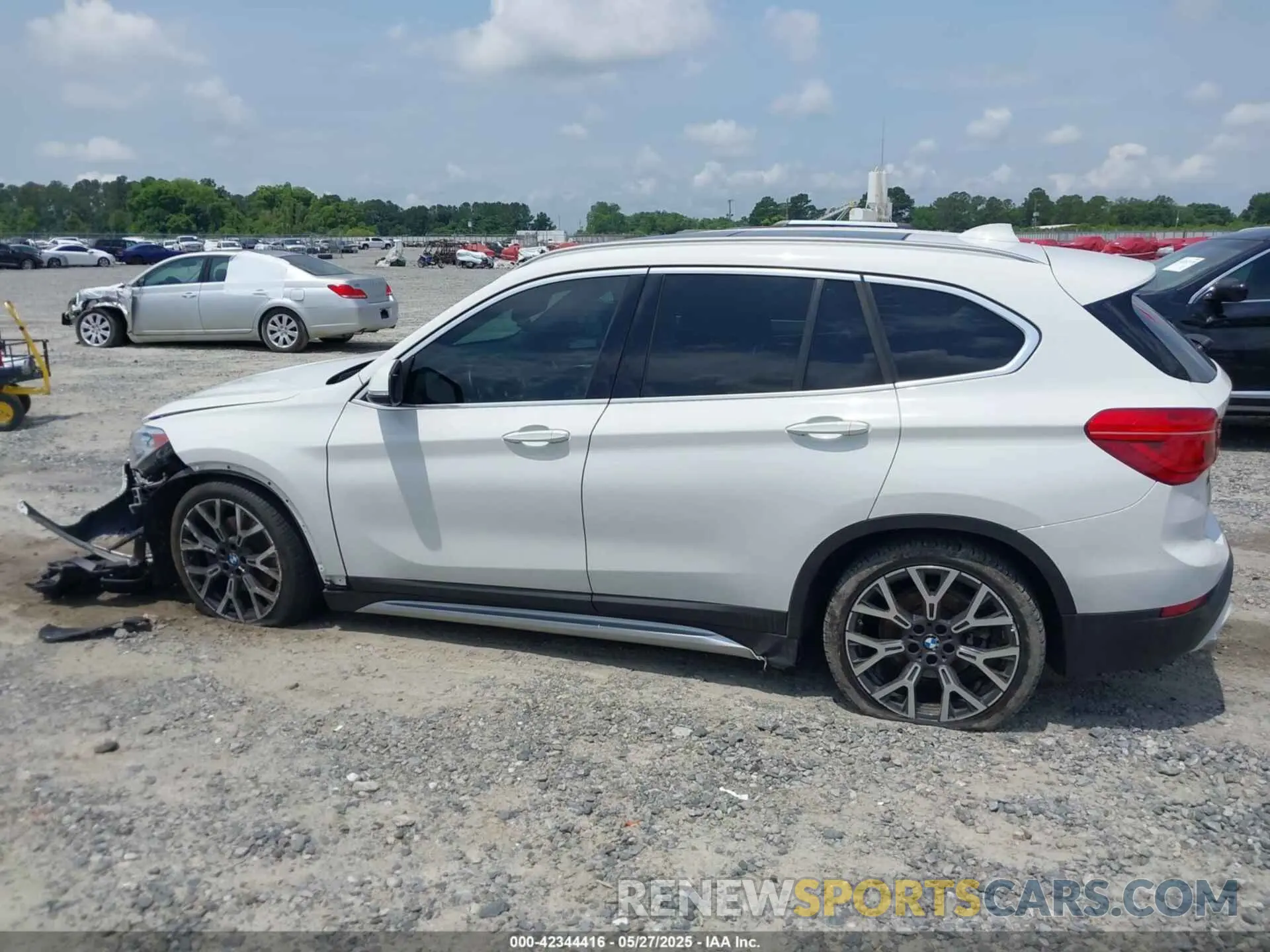 14 Фотография поврежденного автомобиля WBXJG7C07M5T08833 BMW X1 2021