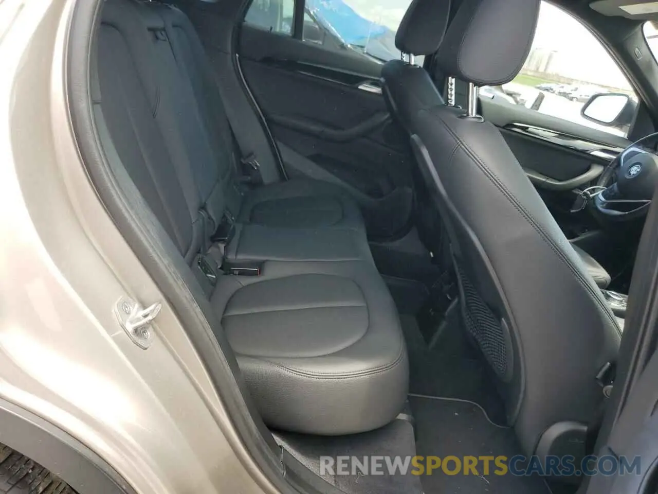 11 Photograph of a damaged car WBXJG7C08M5S33866 BMW X1 2021