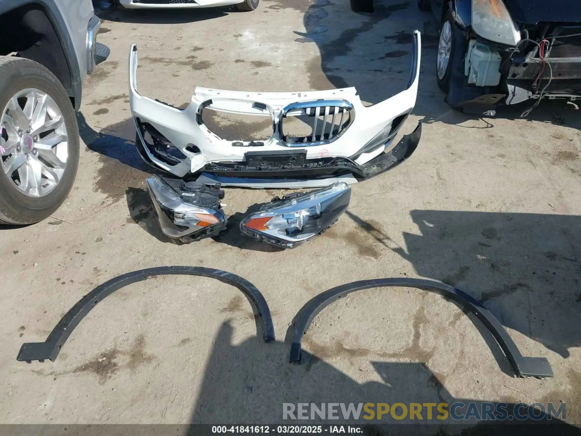 12 Photograph of a damaged car WBXJG7C08M5S34659 BMW X1 2021