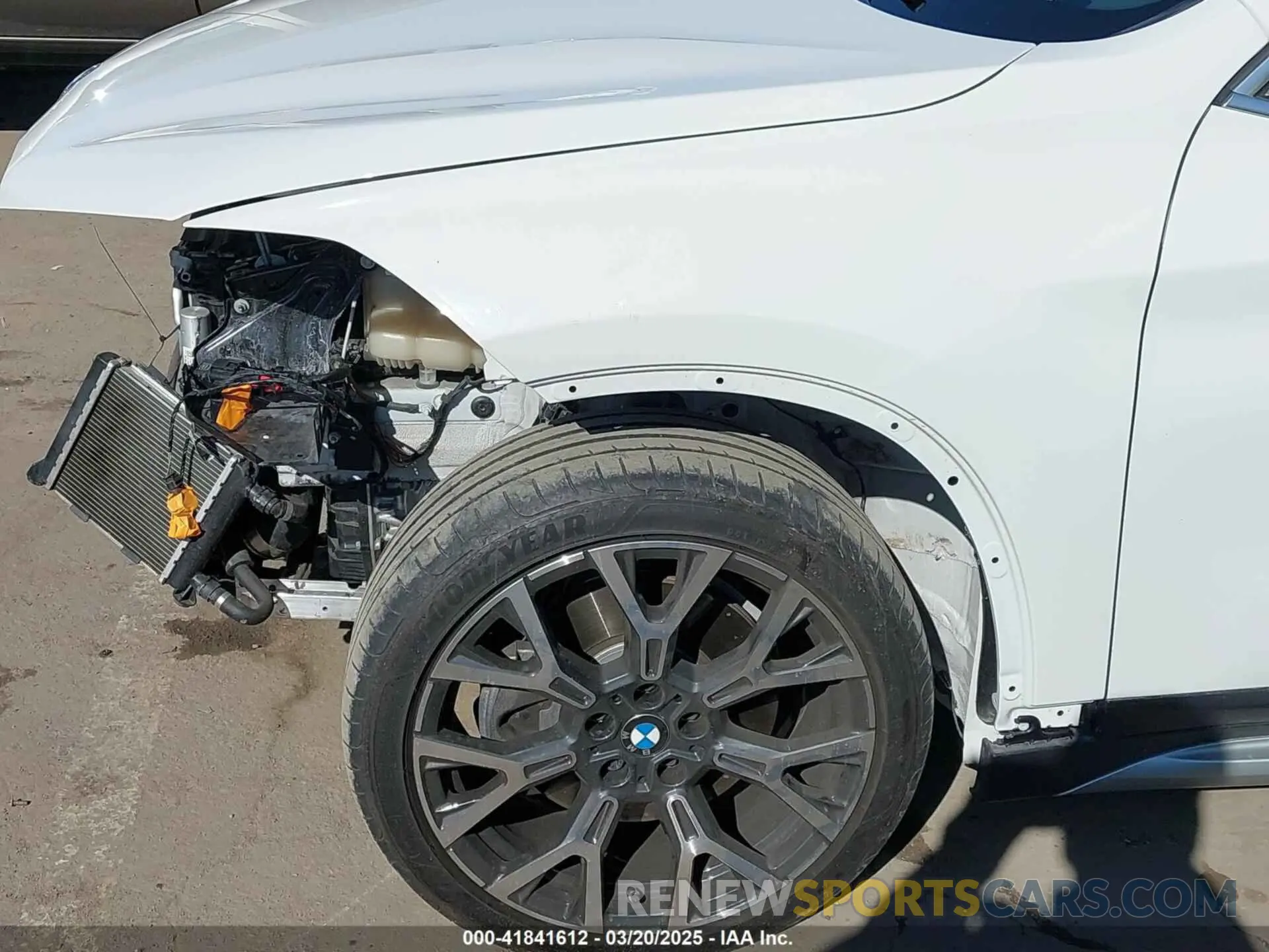 19 Photograph of a damaged car WBXJG7C08M5S34659 BMW X1 2021