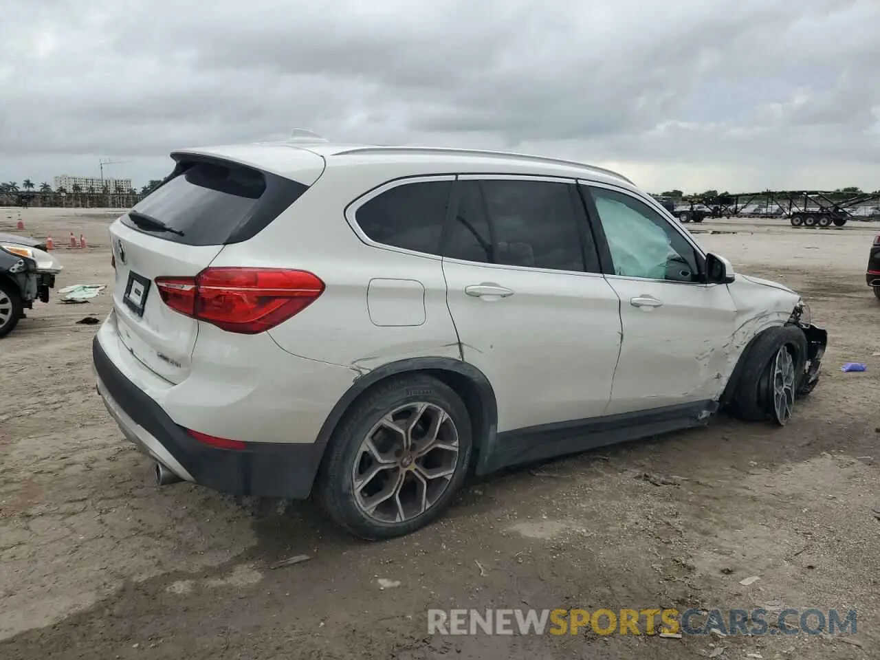 3 Photograph of a damaged car WBXJG7C09M5T38898 BMW X1 2021