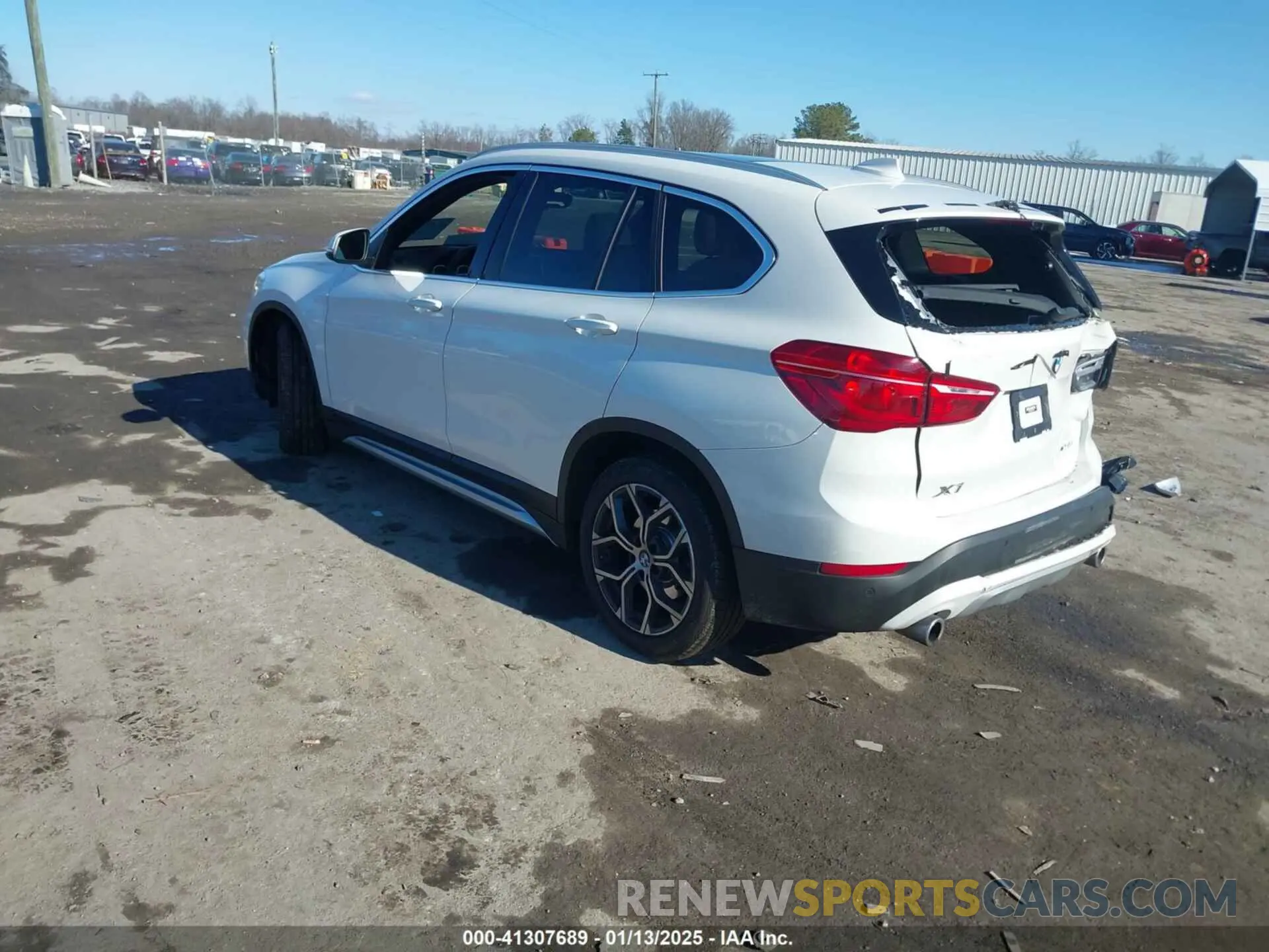 3 Фотография поврежденного автомобиля WBXJG9C00M5U27545 BMW X1 2021