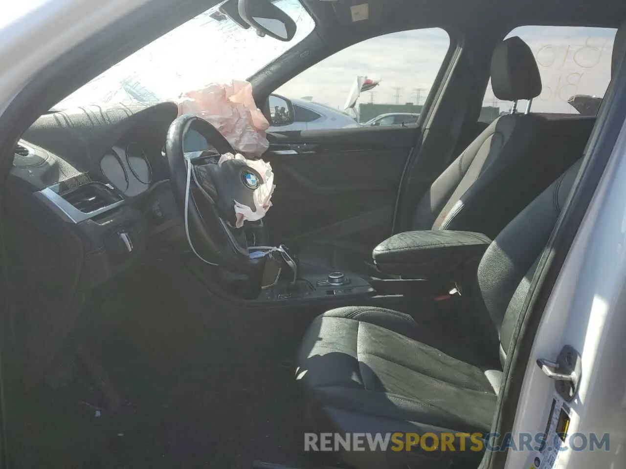 7 Фотография поврежденного автомобиля WBXJG9C02M5S18999 BMW X1 2021