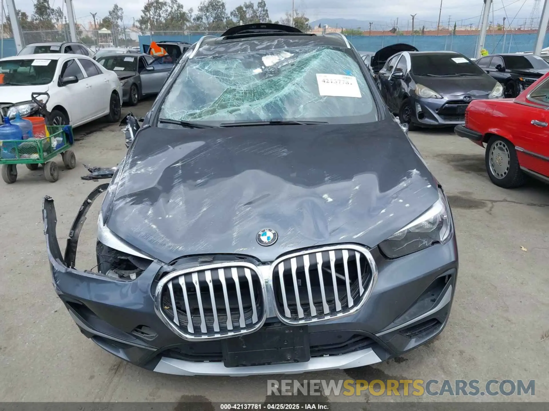 12 Фотография поврежденного автомобиля WBXJG9C03M3M80011 BMW X1 2021