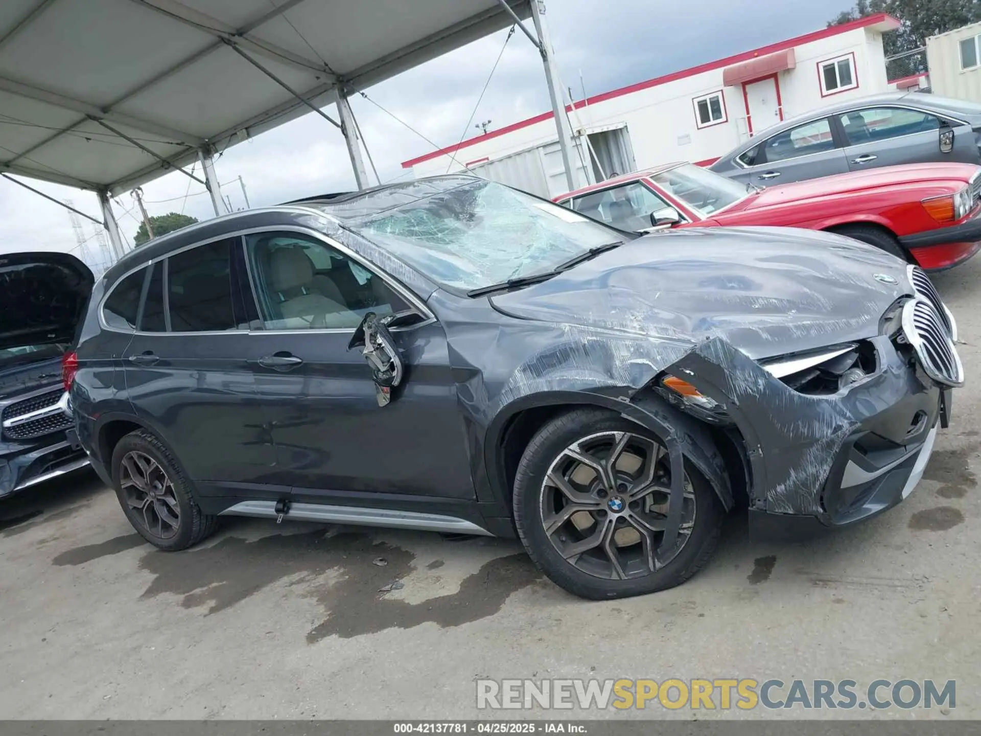 13 Фотография поврежденного автомобиля WBXJG9C03M3M80011 BMW X1 2021