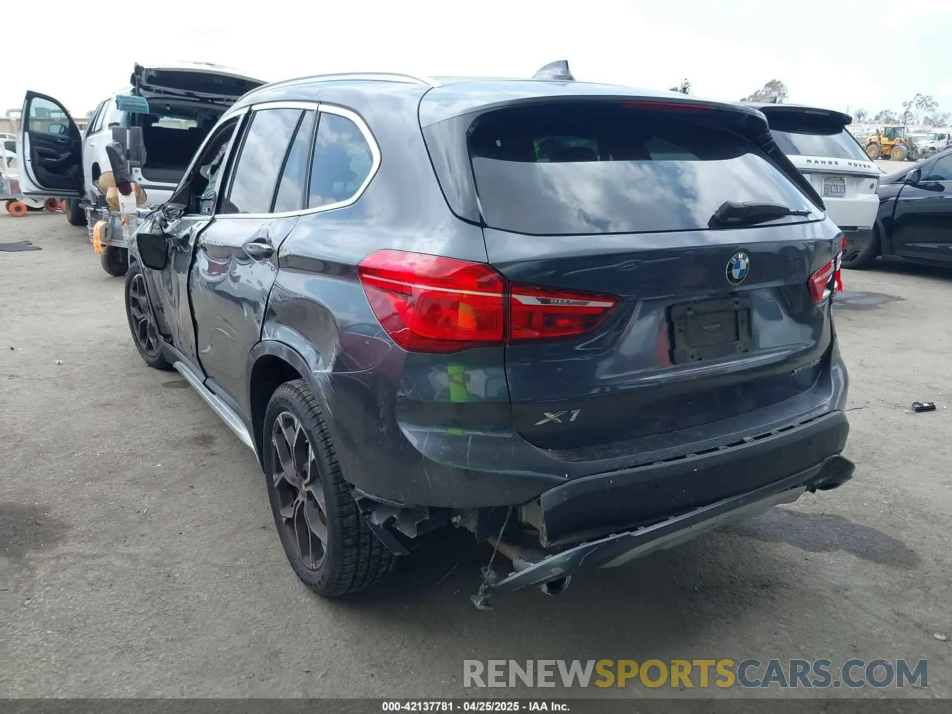 3 Фотография поврежденного автомобиля WBXJG9C03M3M80011 BMW X1 2021