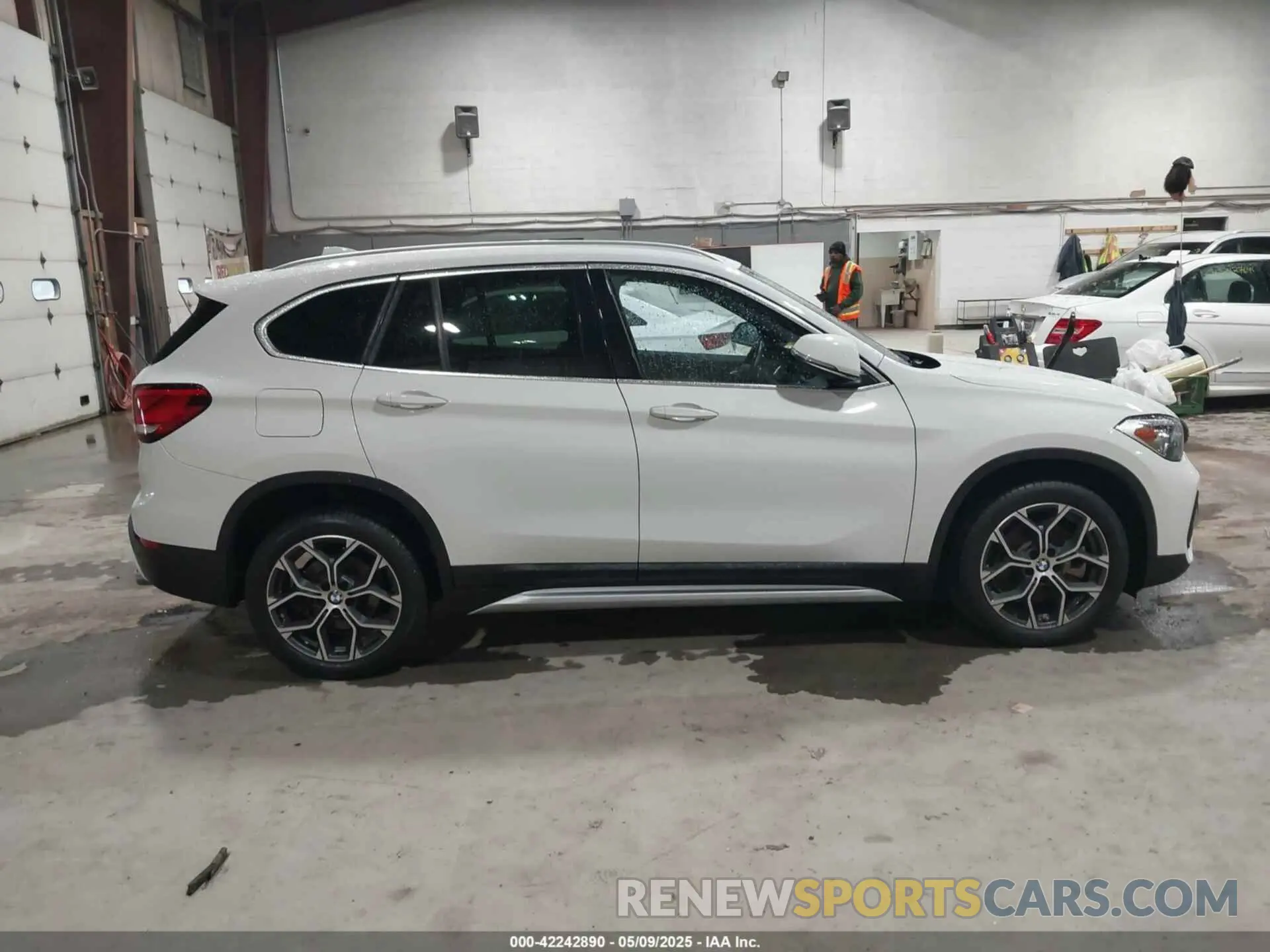 13 Photograph of a damaged car WBXJG9C04M5T82884 BMW X1 2021