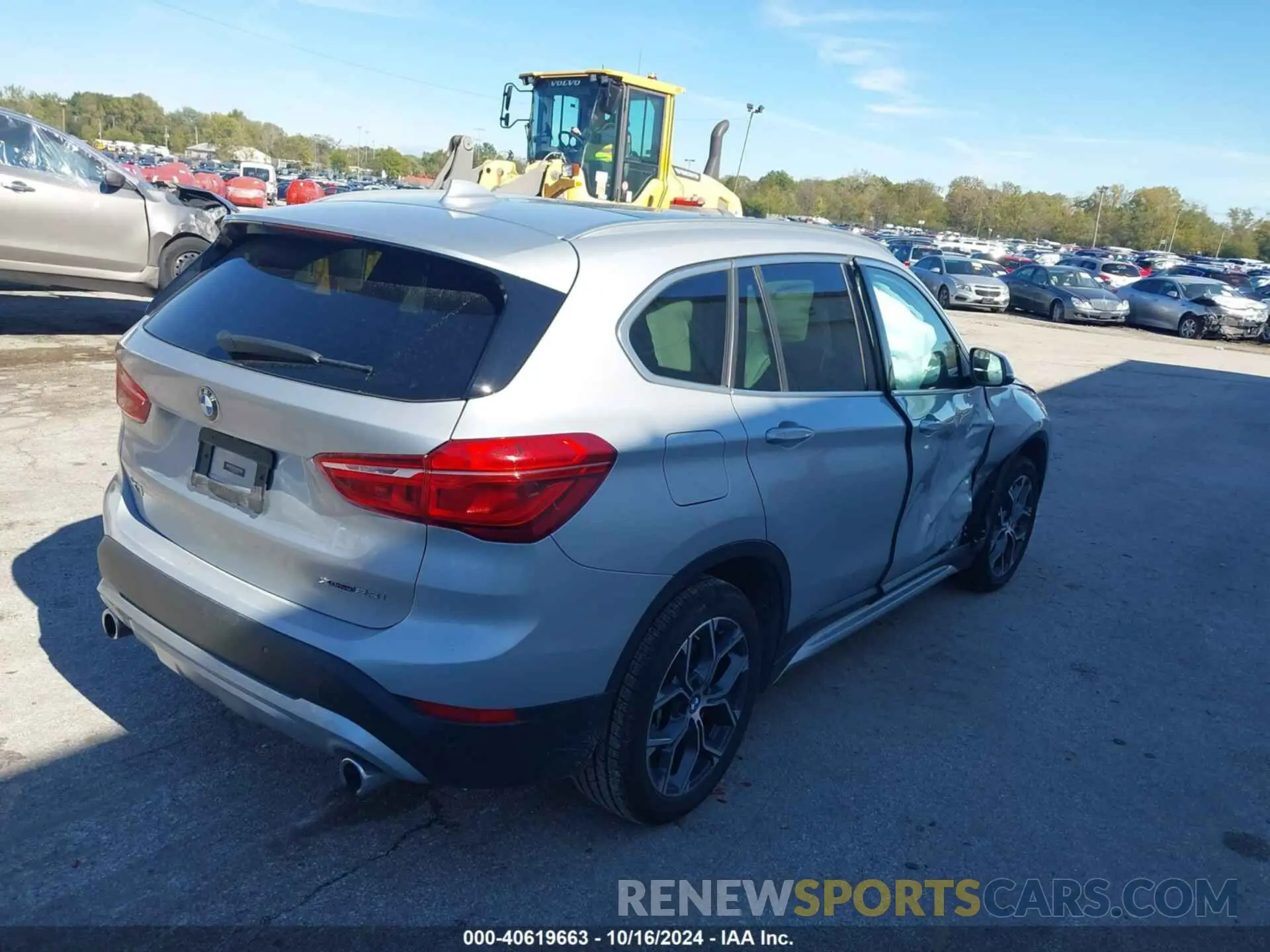 4 Фотография поврежденного автомобиля WBXJG9C04M5U00039 BMW X1 2021