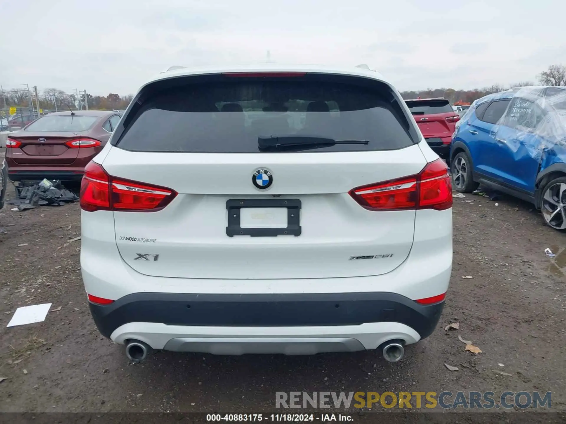 17 Photograph of a damaged car WBXJG9C04M5U06214 BMW X1 2021