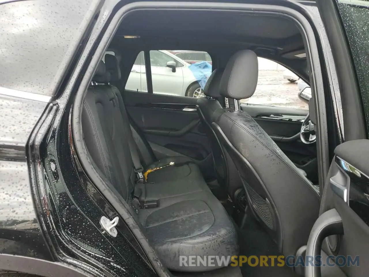 10 Photograph of a damaged car WBXJG9C05M5T03982 BMW X1 2021