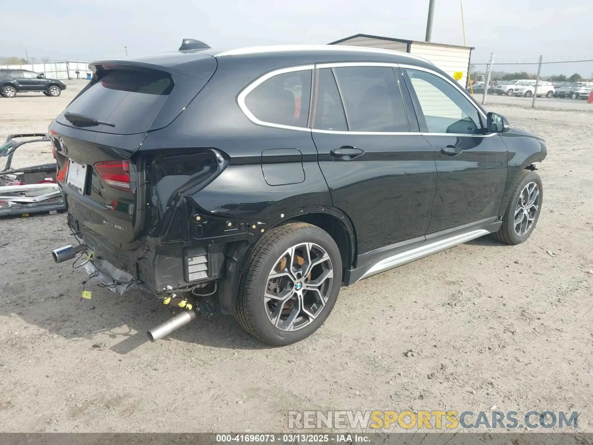 4 Фотография поврежденного автомобиля WBXJG9C05M5T83784 BMW X1 2021