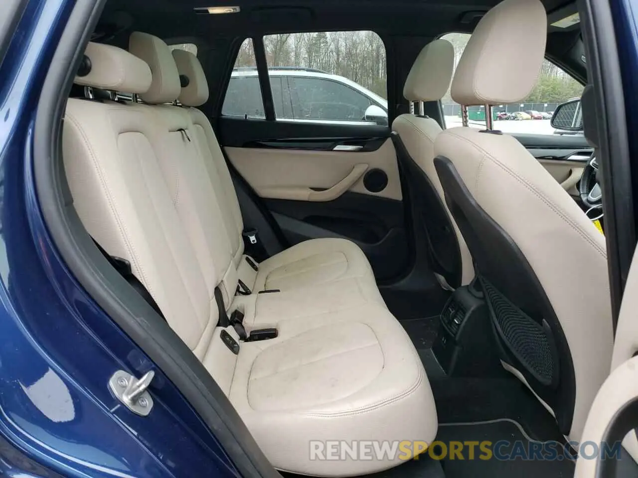 11 Photograph of a damaged car WBXJG9C06M5T81056 BMW X1 2021