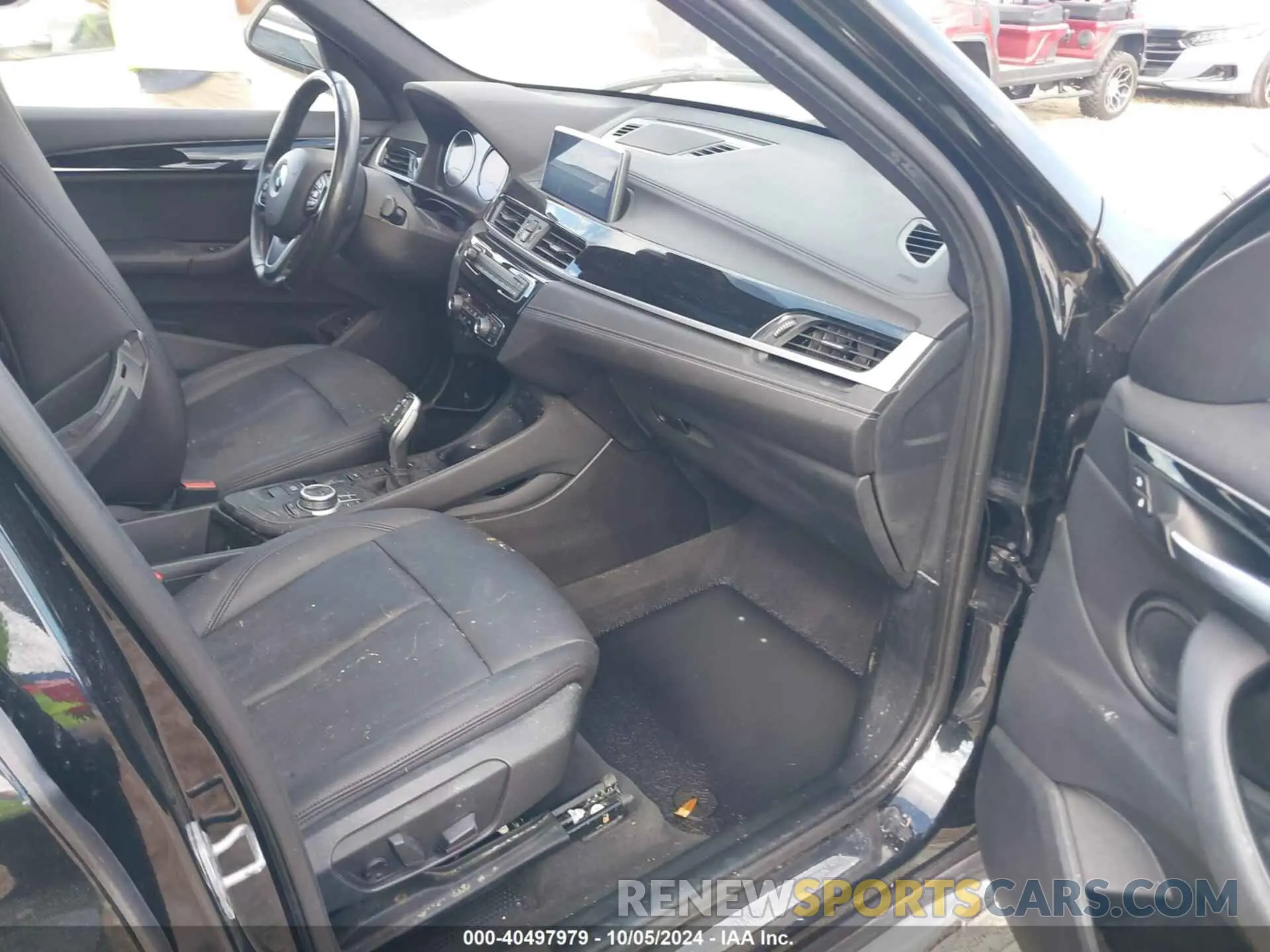 5 Photograph of a damaged car WBXJG9C06M5T96236 BMW X1 2021
