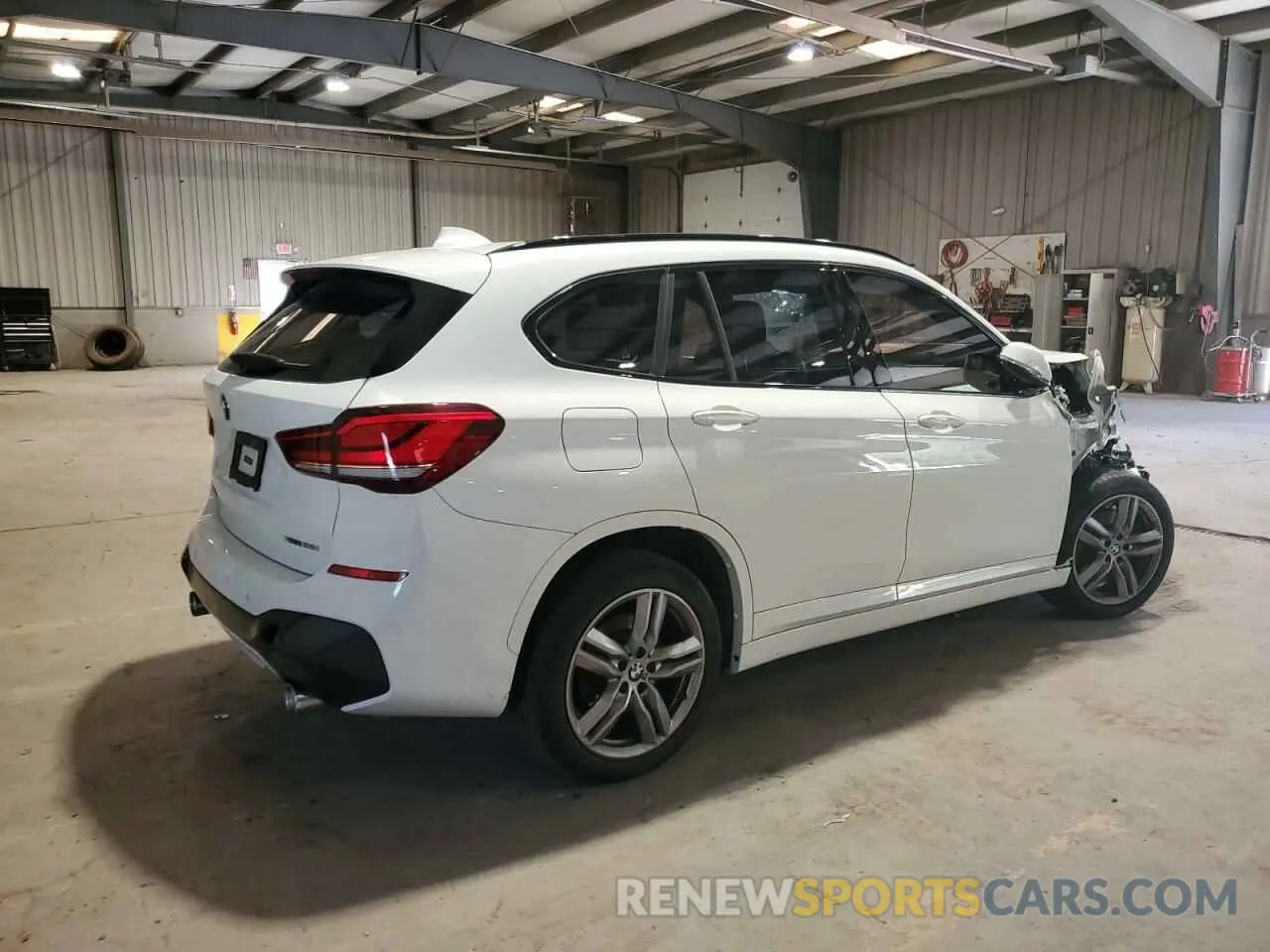 3 Photograph of a damaged car WBXJG9C08M5S16867 BMW X1 2021