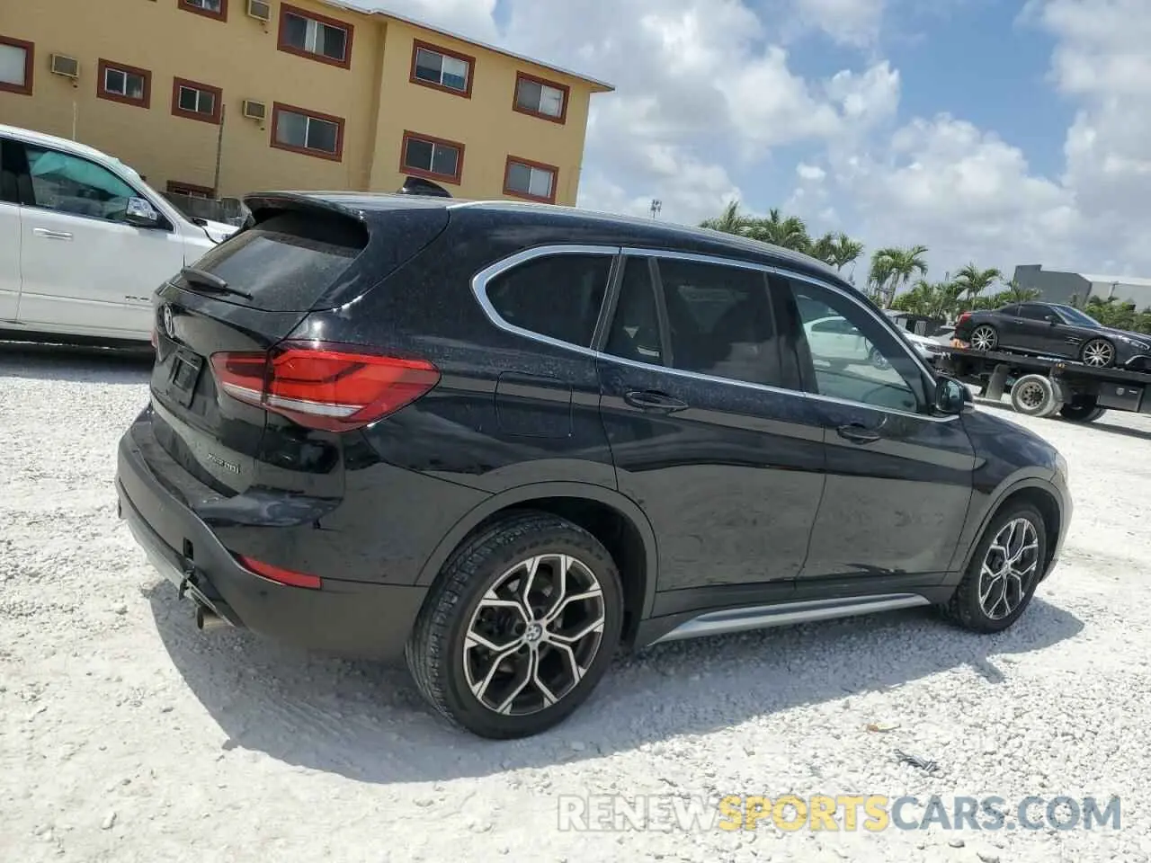 3 Photograph of a damaged car WBXJG9C08M5T59270 BMW X1 2021