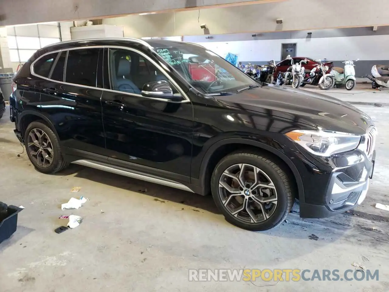 4 Фотография поврежденного автомобиля WBXJG9C08M5T64985 BMW X1 2021