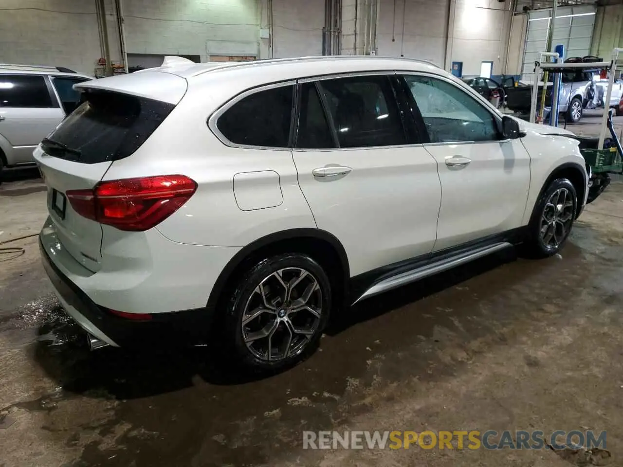 3 Фотография поврежденного автомобиля WBXJG9C0XM5S53354 BMW X1 2021