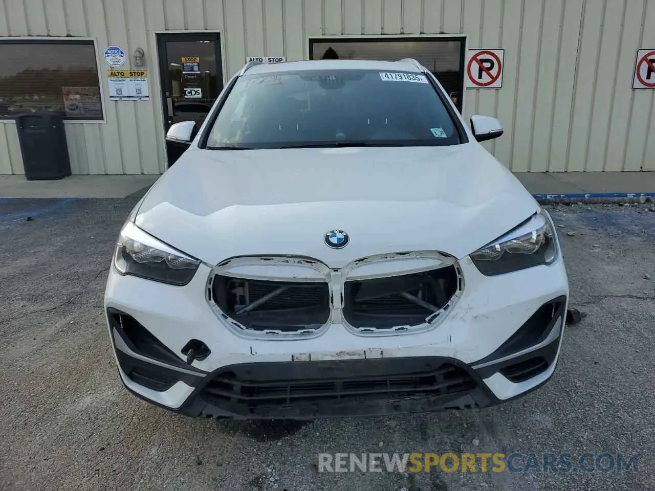 5 Photograph of a damaged car WBXJG9C04N5U60890 BMW X1 2022