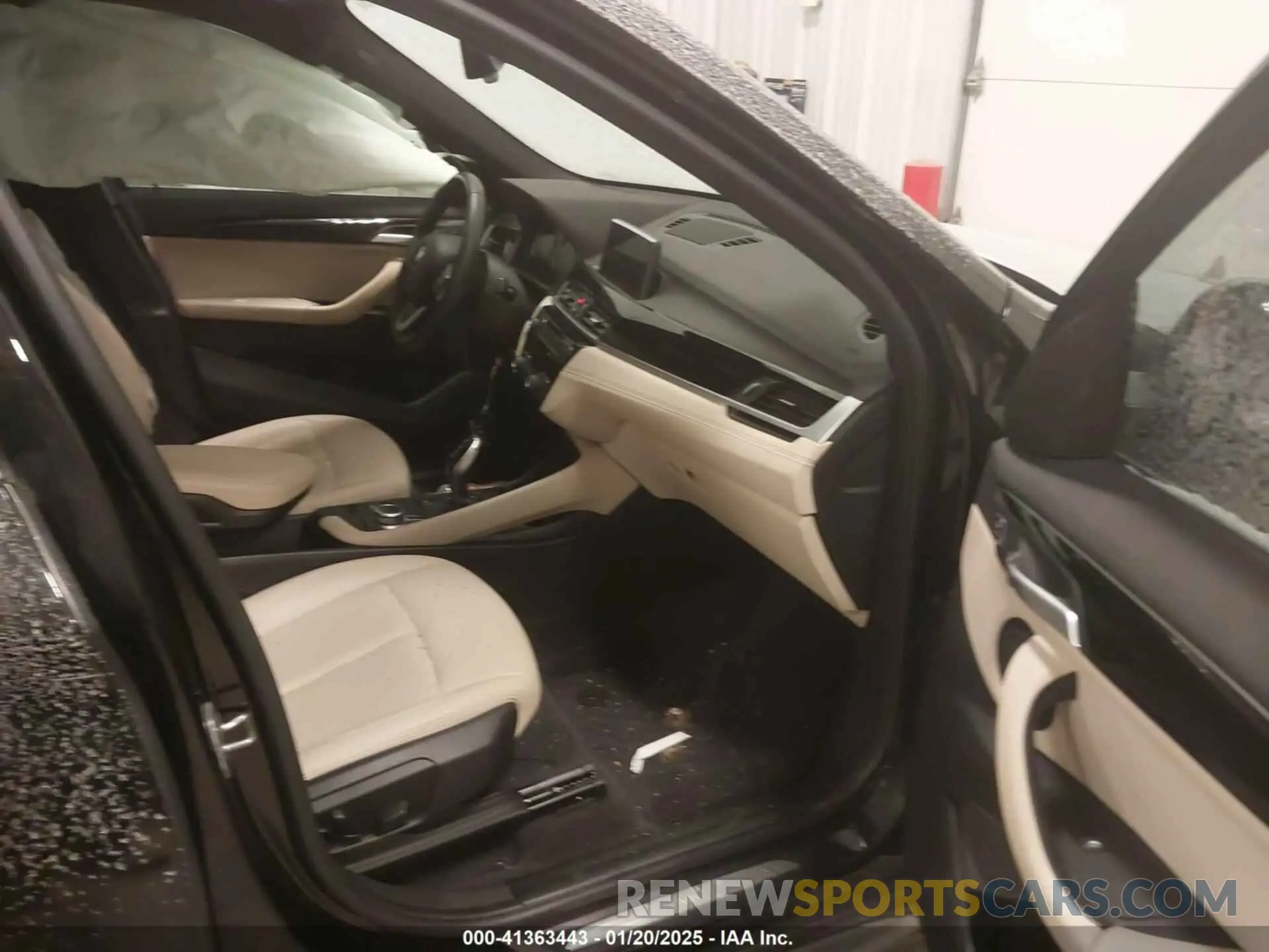 5 Photograph of a damaged car WBXJG9C08N5U68877 BMW X1 2022